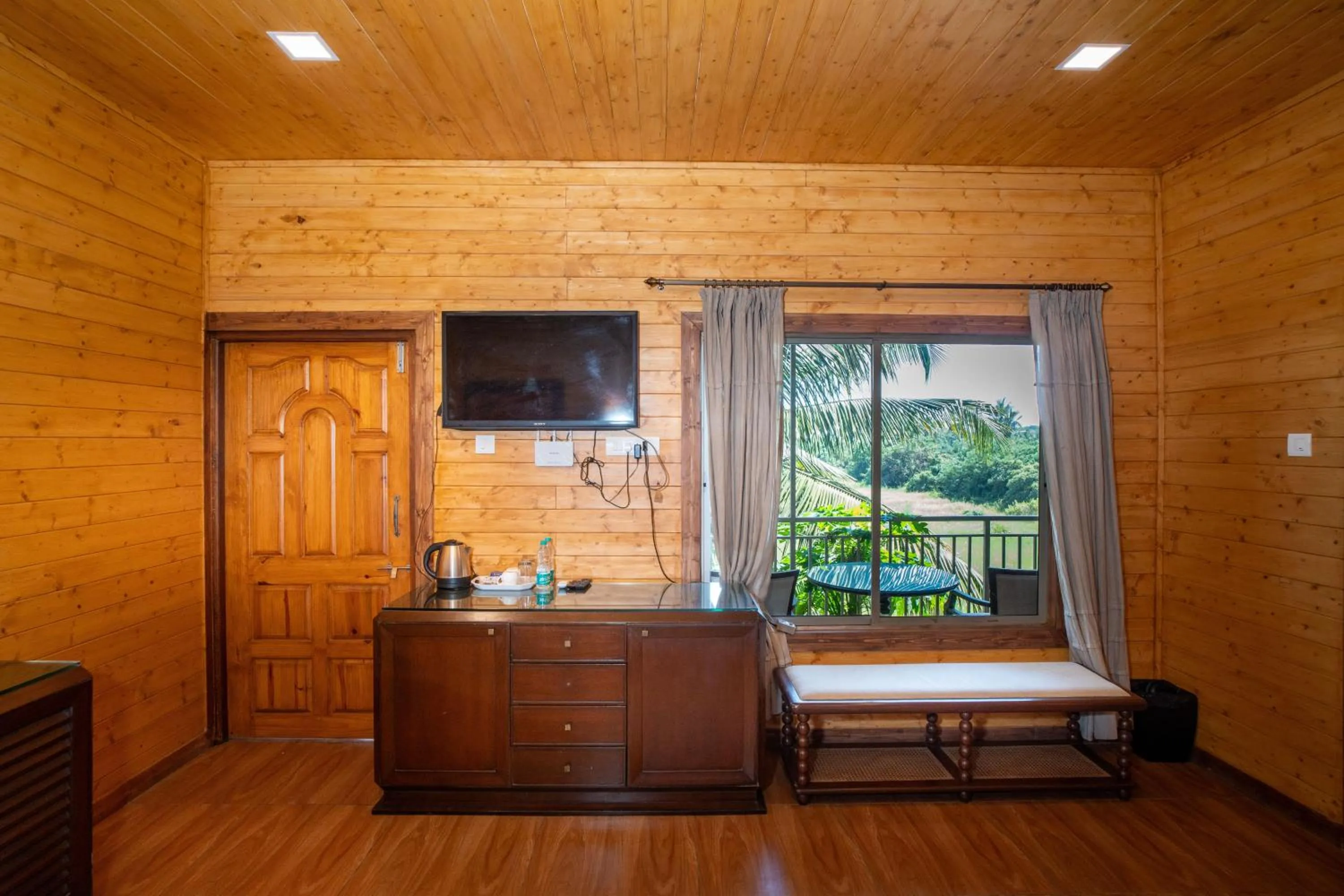 TV and multimedia in Nasya Beachside Cottages