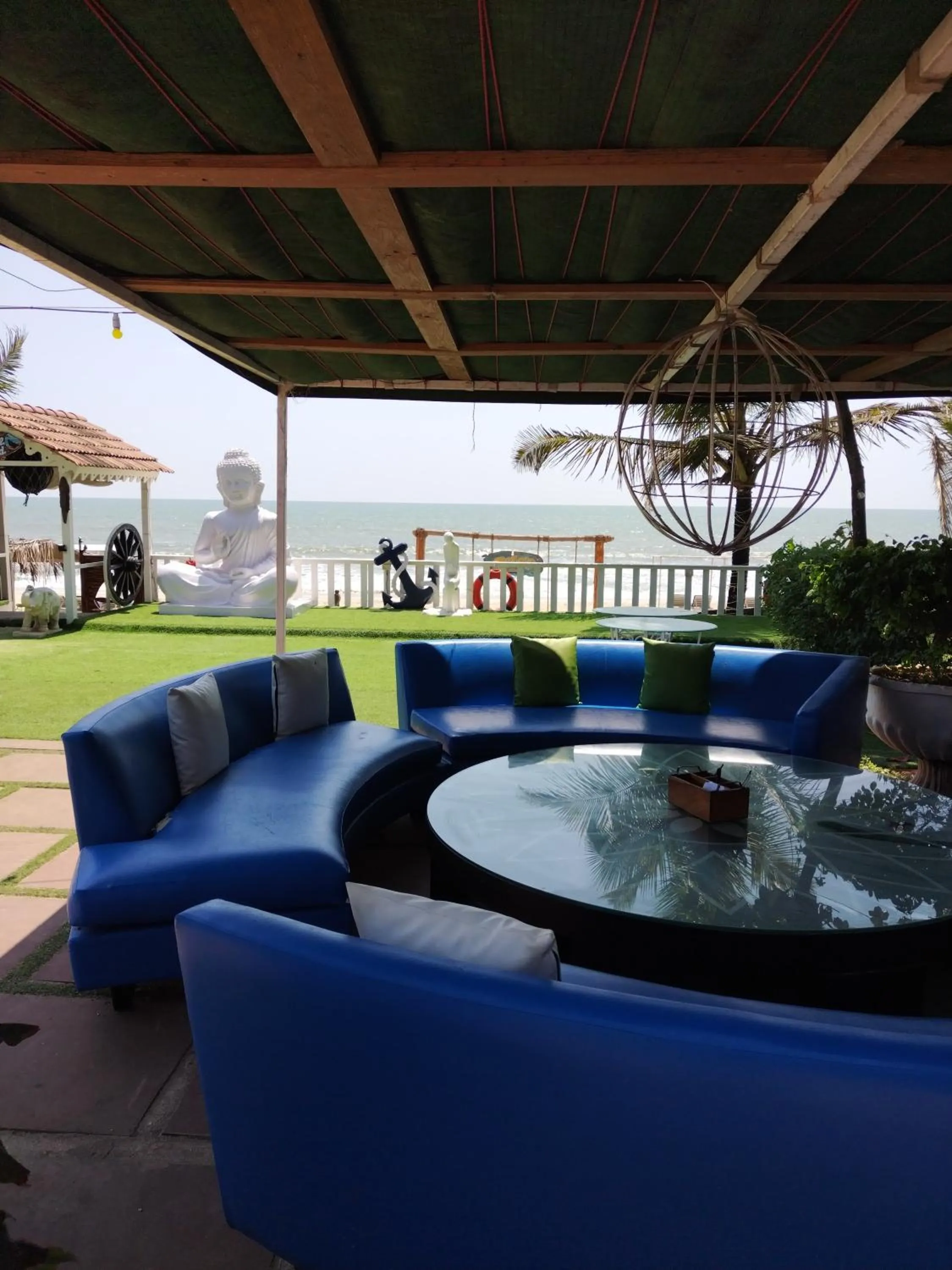 Restaurant/places to eat in Nasya Beachside Cottages