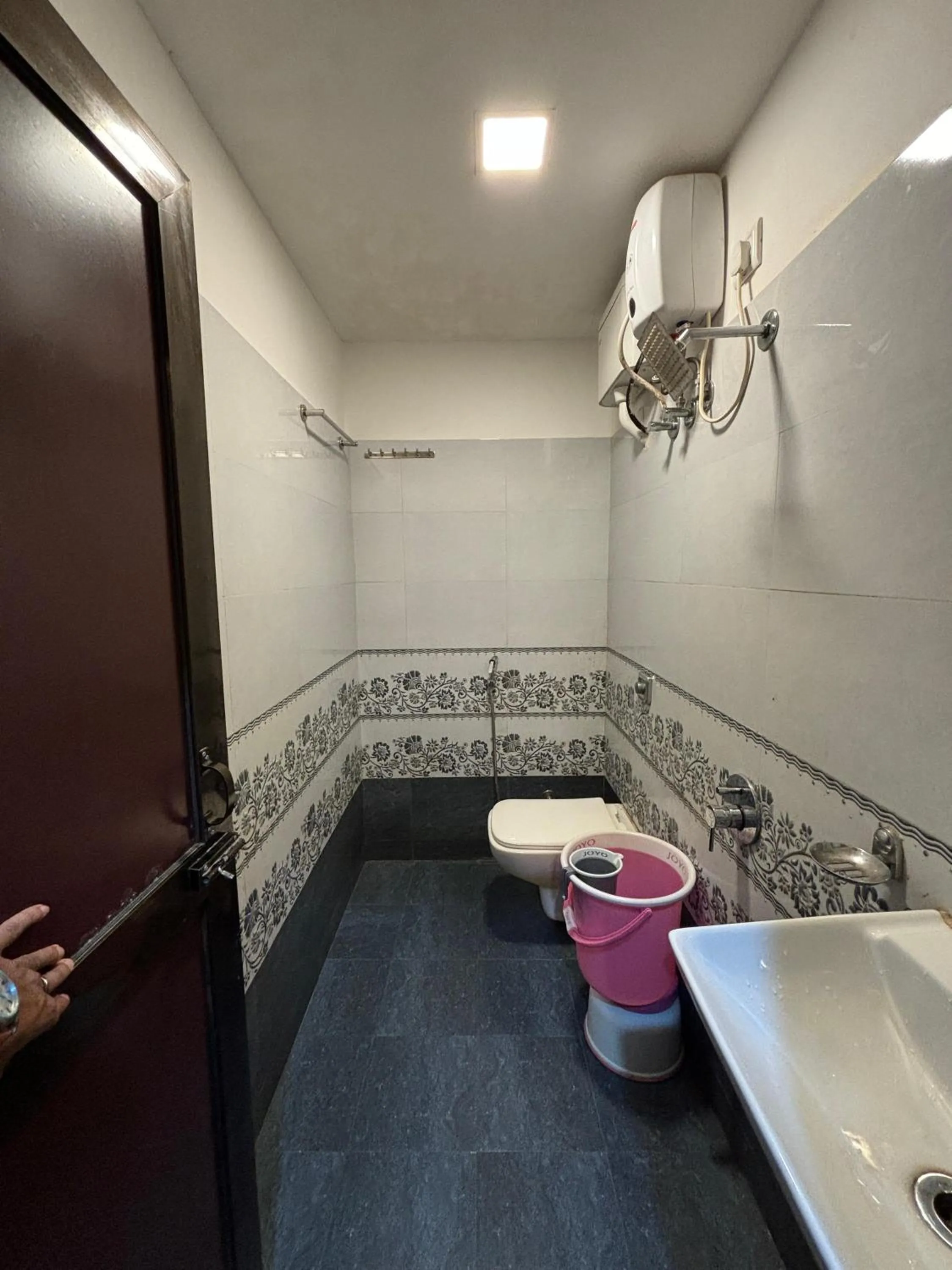Bathroom in Hotel Borivali Executive - Near Borivali Railway Station