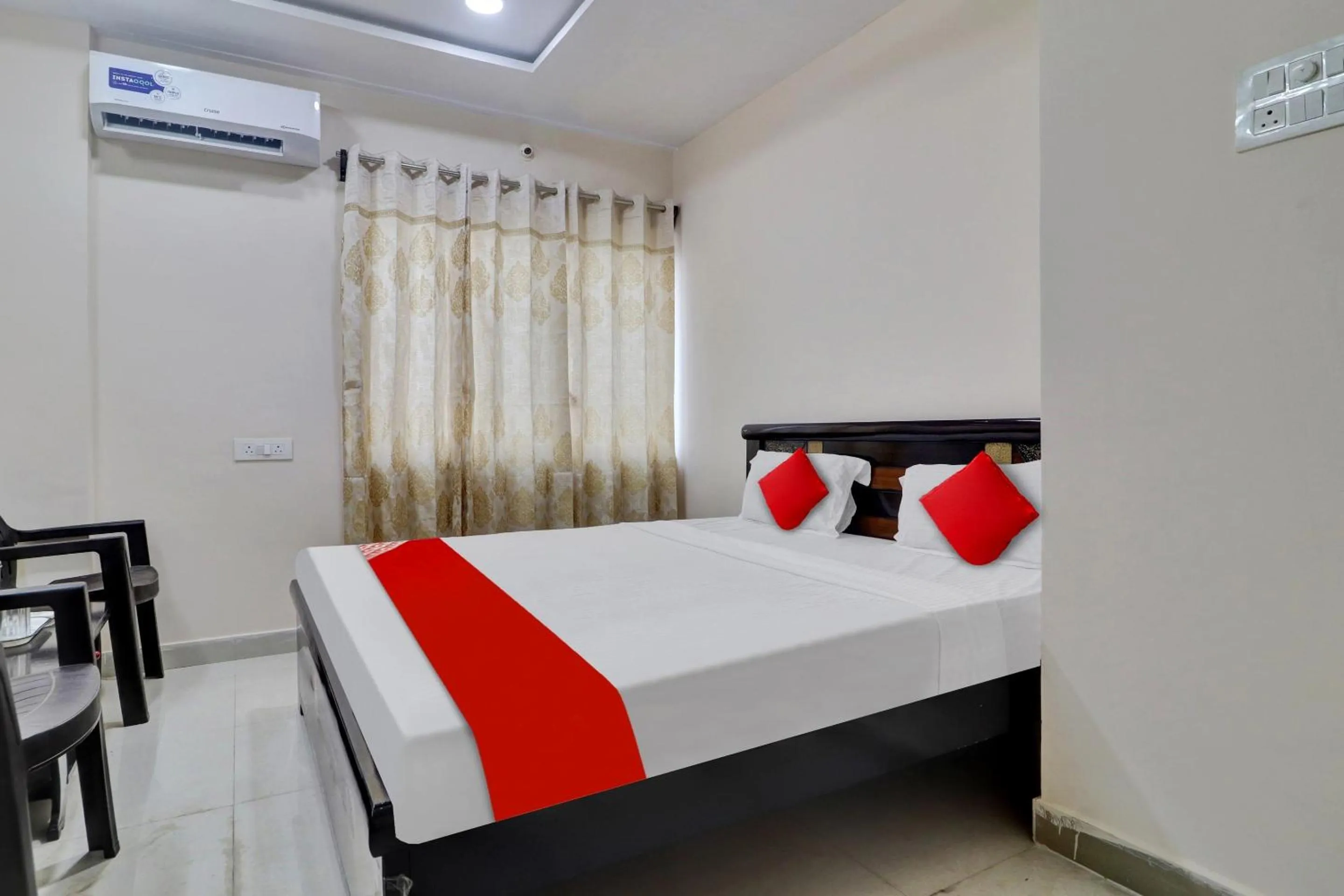 Bathroom, Bed in Hotel O Shri Ganesh Residency