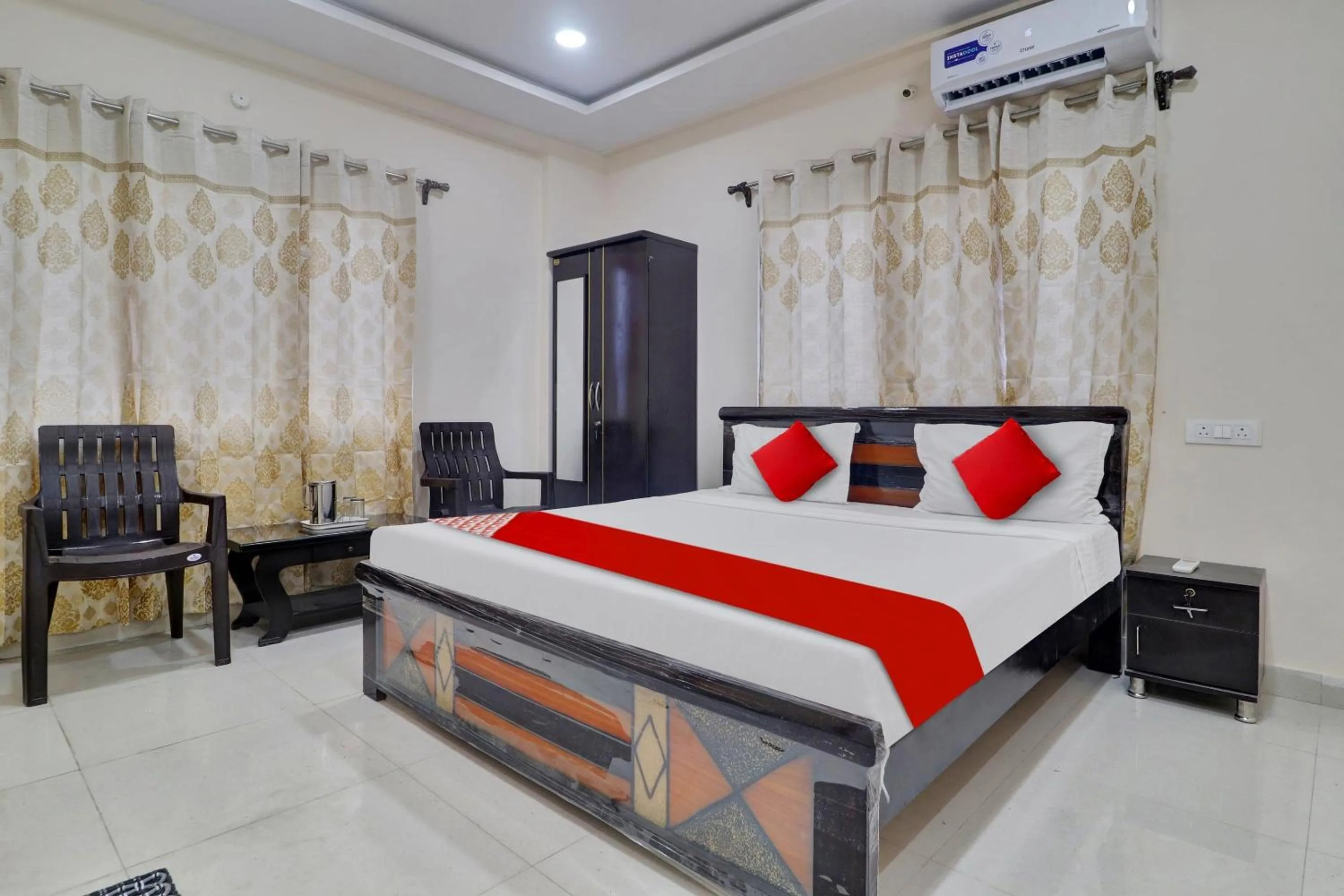 Bedroom, Bed in Hotel O Shri Ganesh Residency