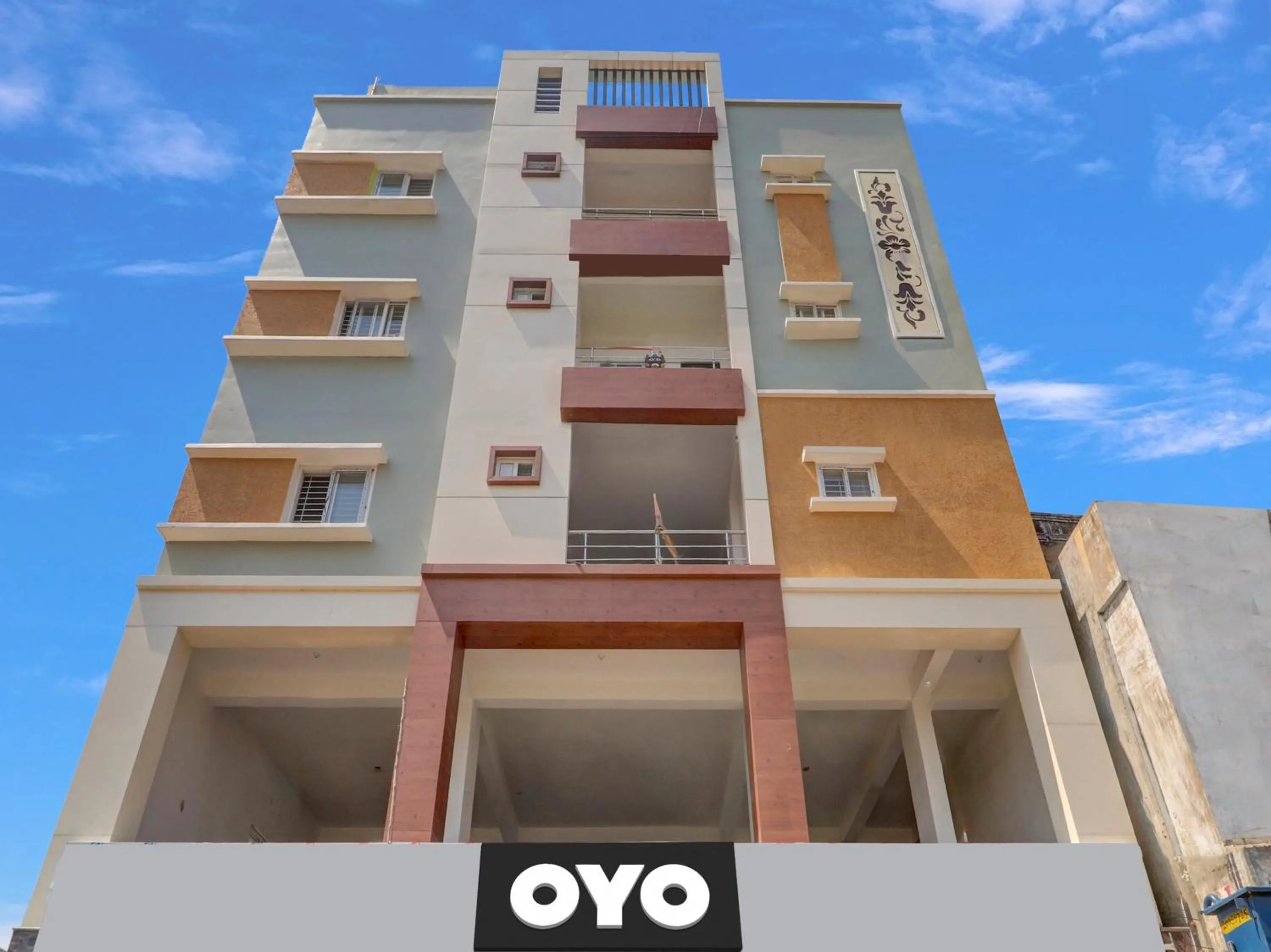 Facade/entrance in Super Collection O RBS NFC Road