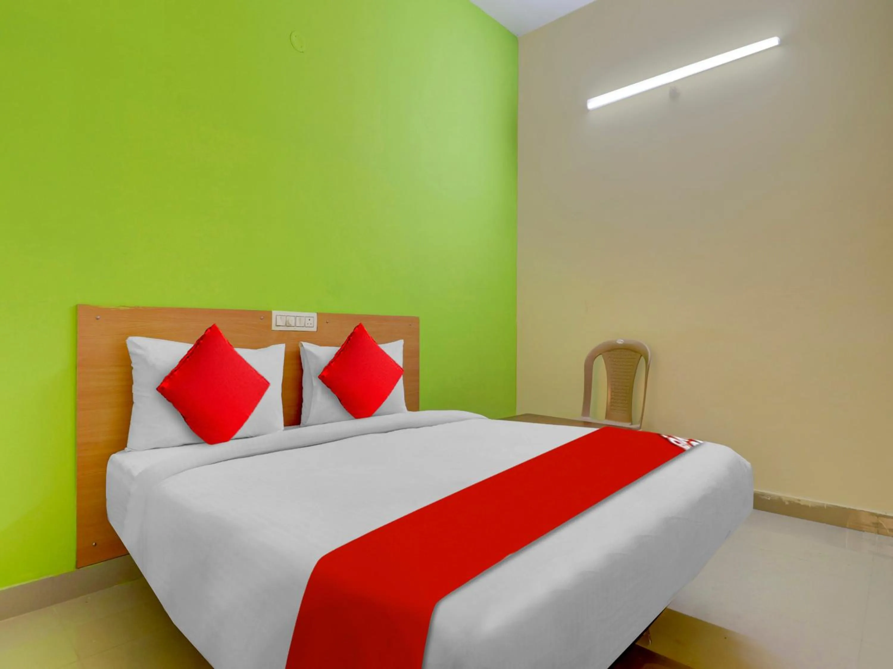 Bedroom, Bed in Super Collection O RBS NFC Road