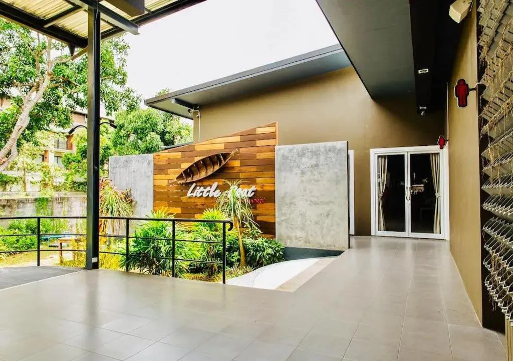 Garden view in Rasta Hostel By Little Boat