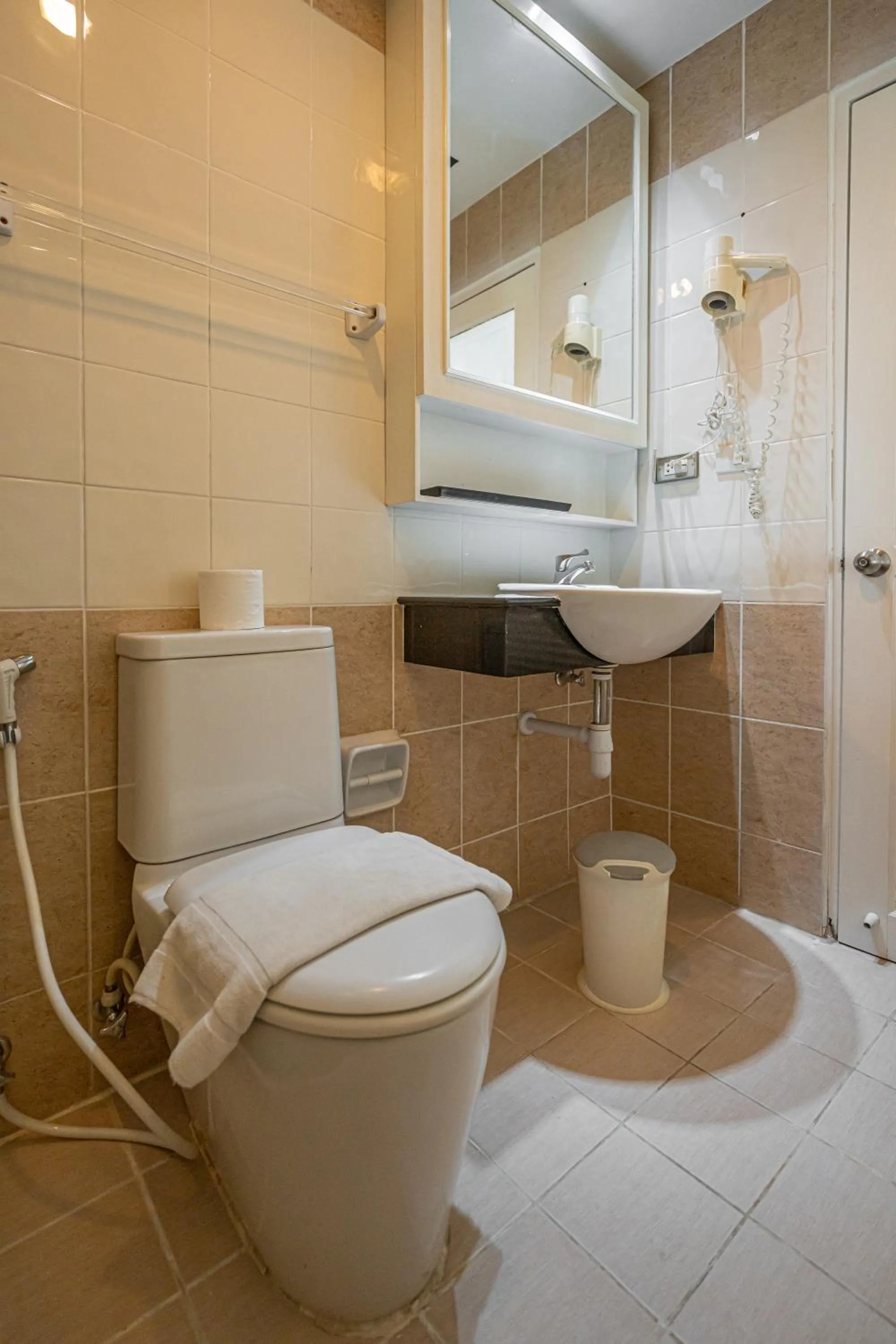 Toilet in Santi White House Patong