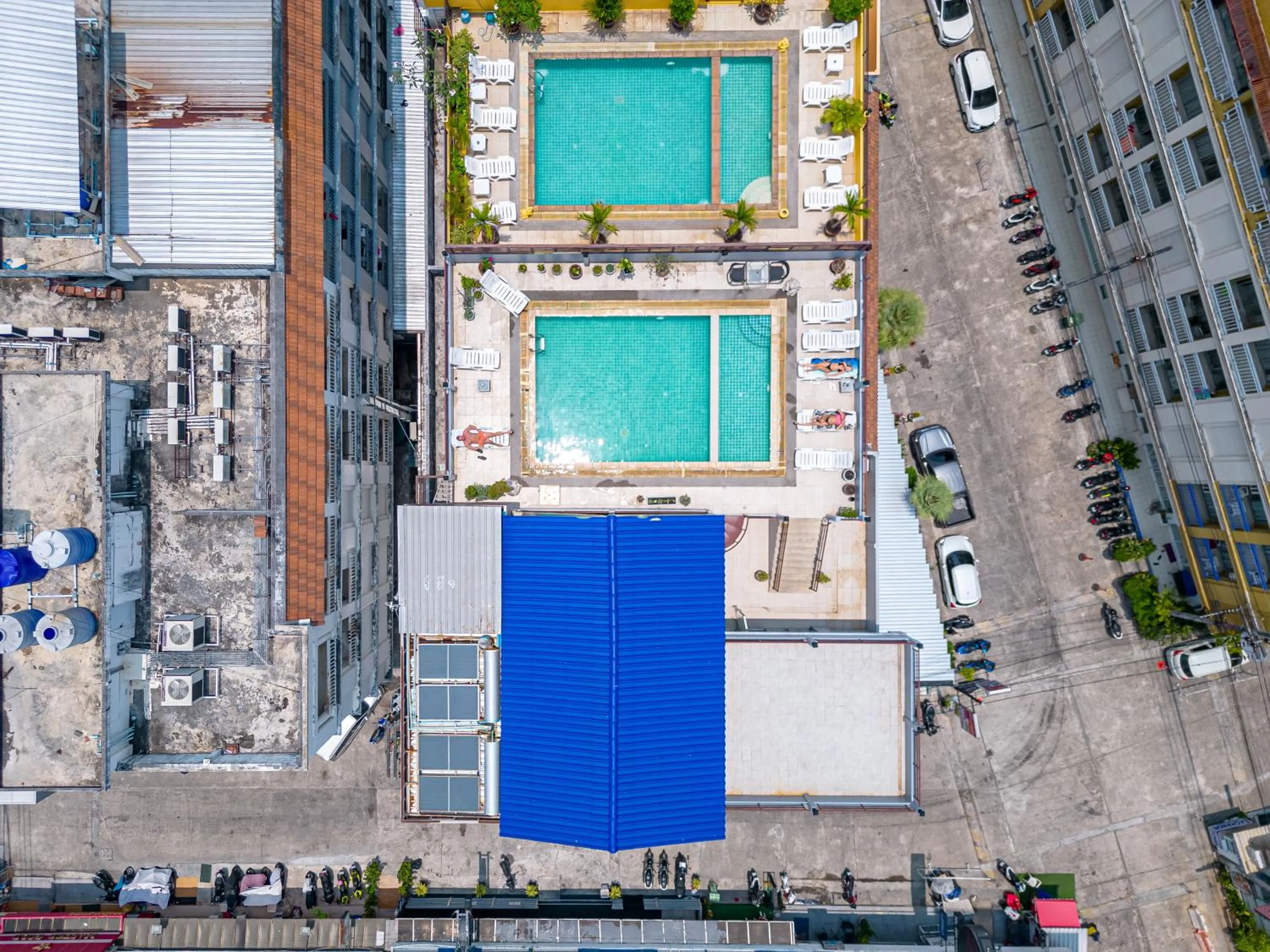 Swimming pool in Santi White House Patong