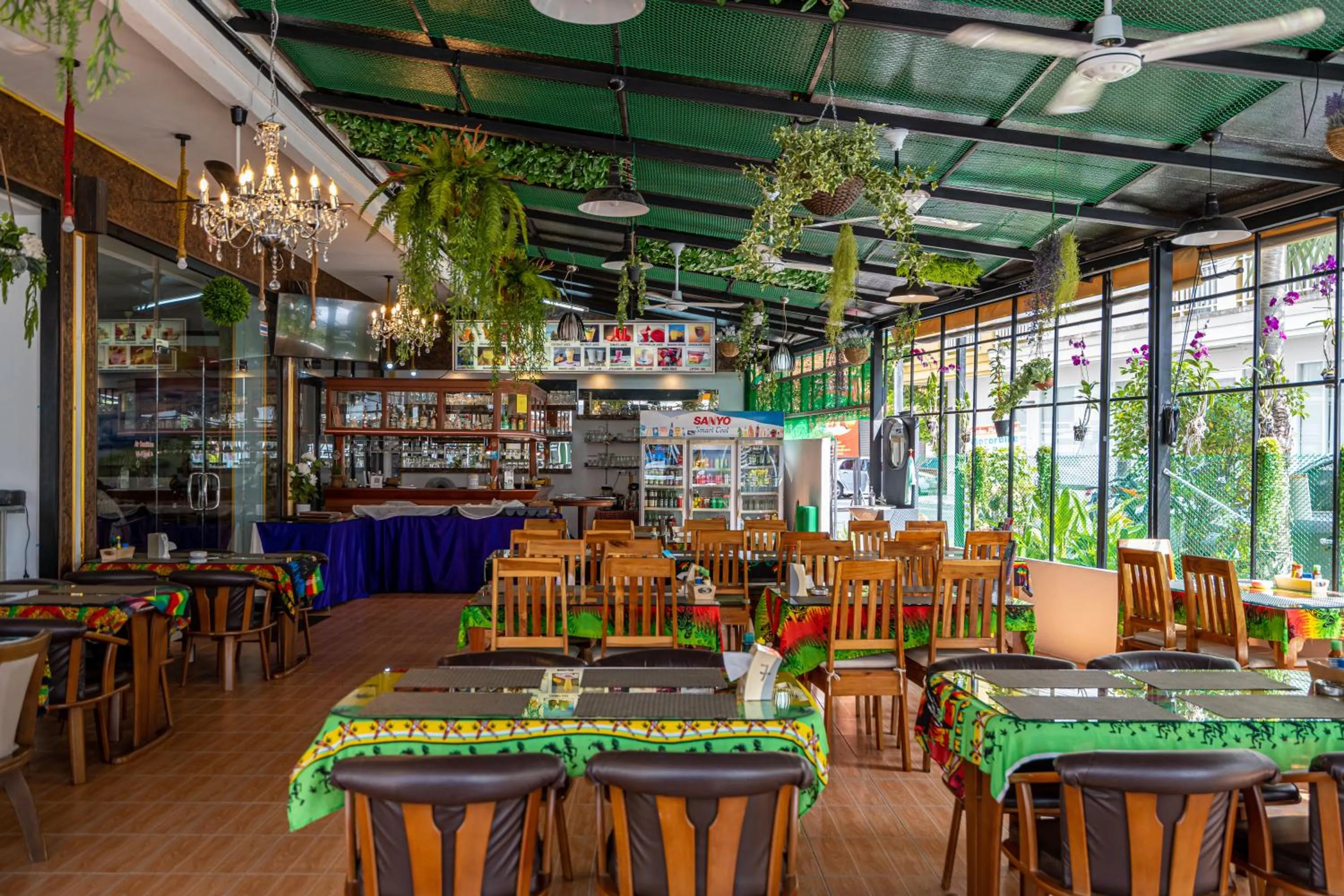 Restaurant/places to eat in Santi White House Patong