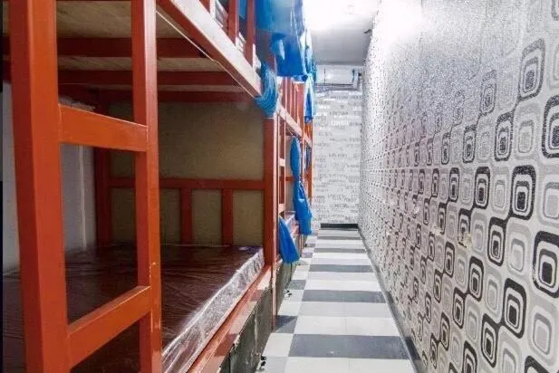 VR hostel สะพานควาย