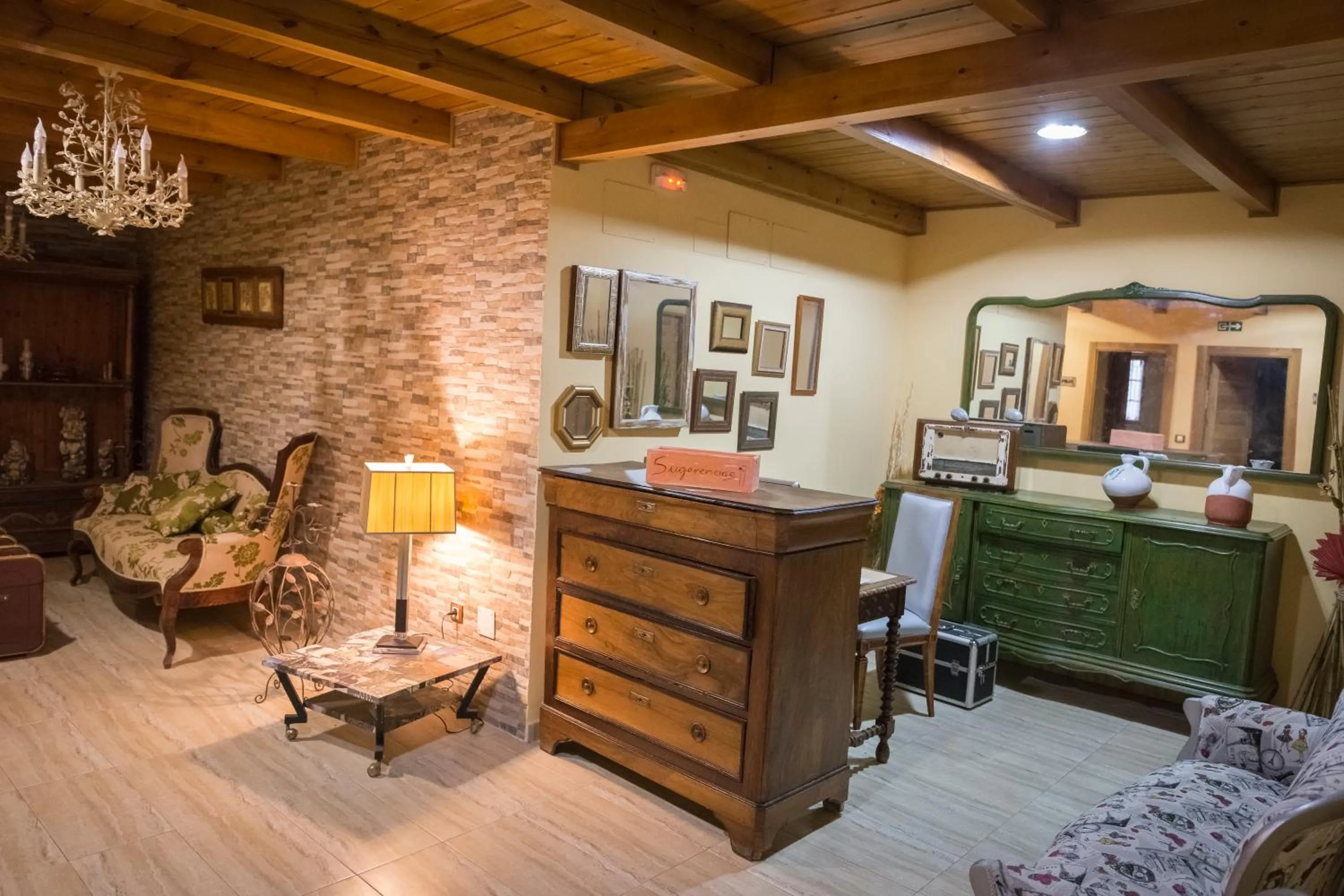 Lobby or reception in Hotel Un lugar en la Vecilla