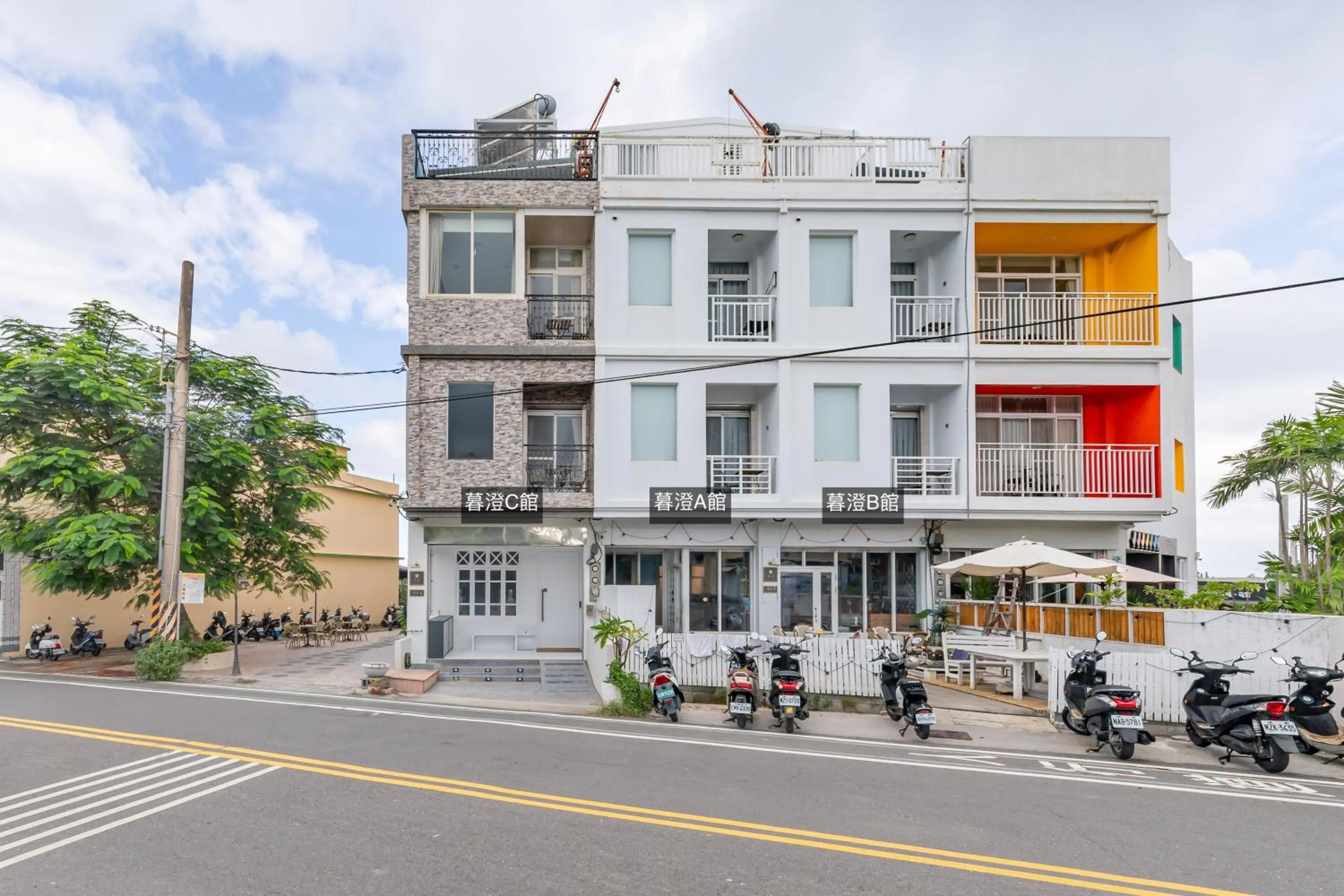 Property building in Sunset Mu Style Inn