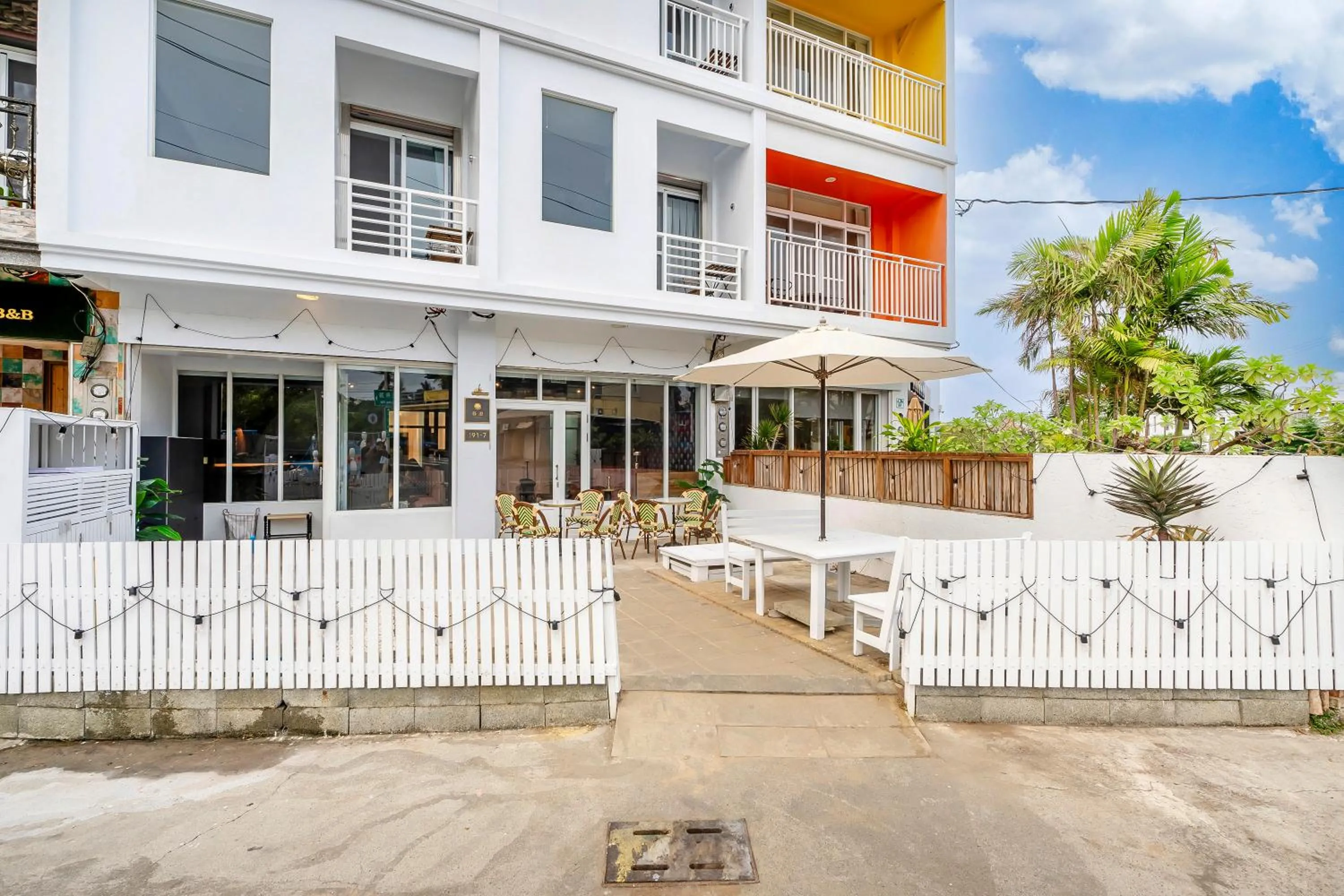 Property building in Sunset Mu Style Inn