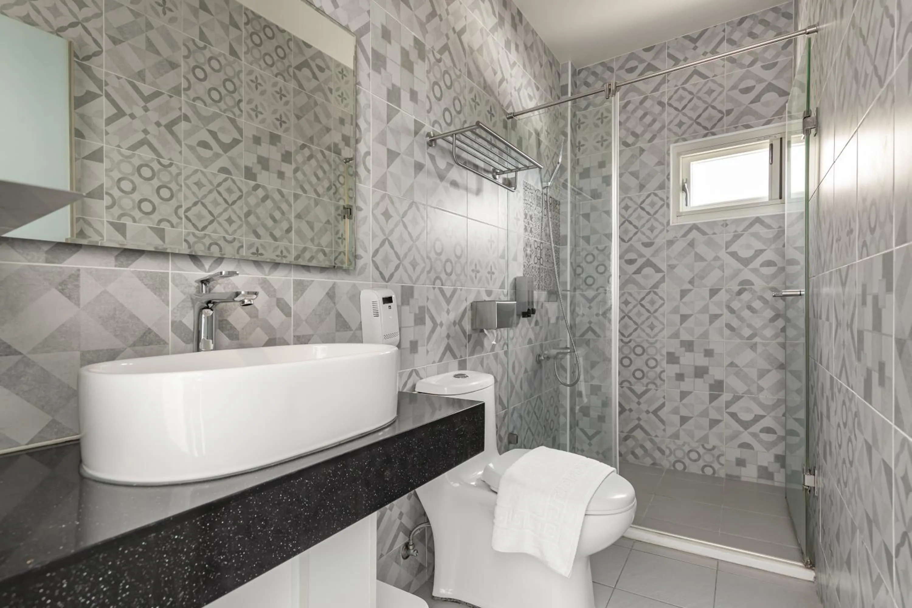 Shower in Sunset Mu Style Inn