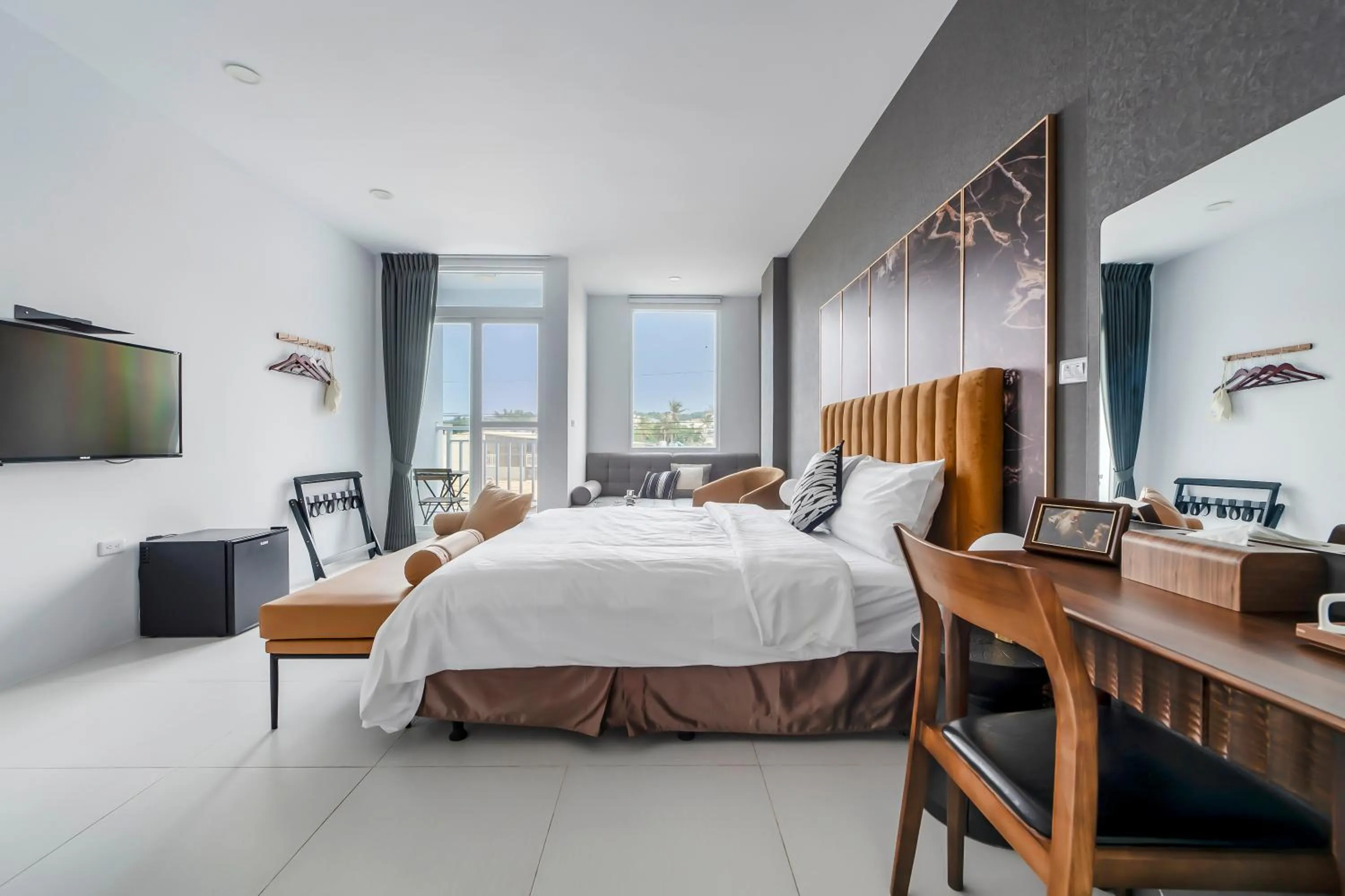 Photo of the whole room, Bed in Sunset Mu Style Inn