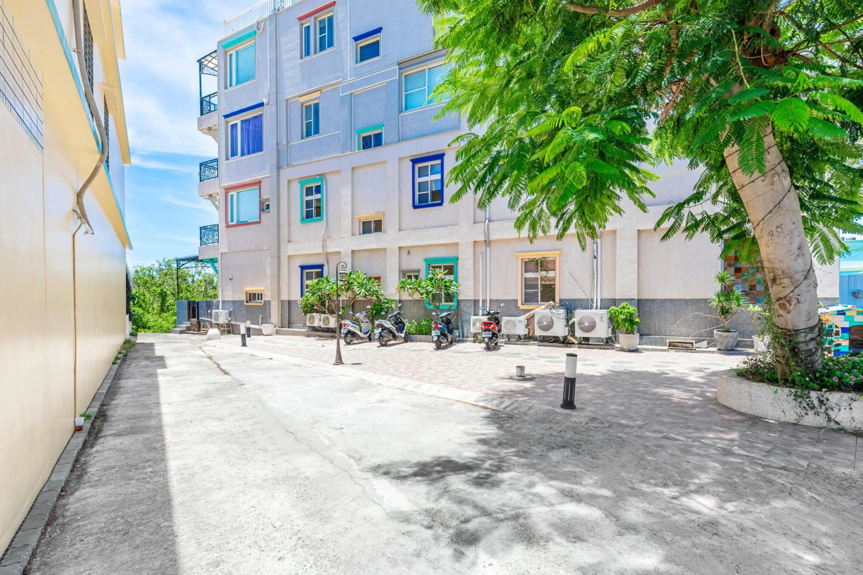 Property building in Sunset Mu Style Inn