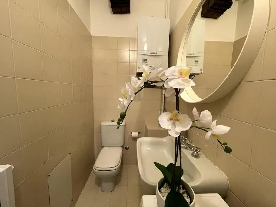 Toilet in Tower Gombito's Apartment