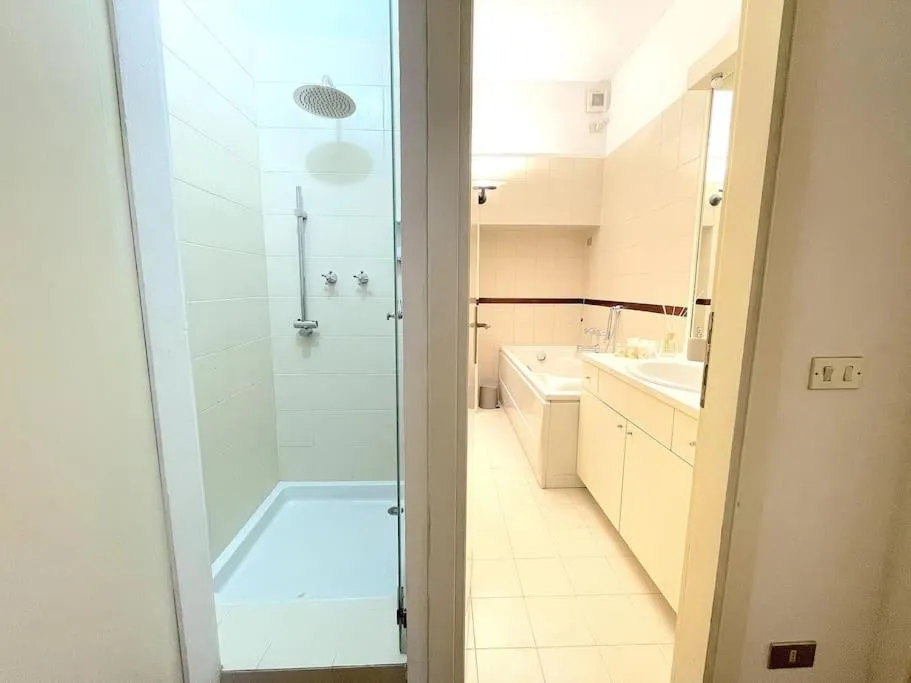 Shower in Tower Gombito's Apartment