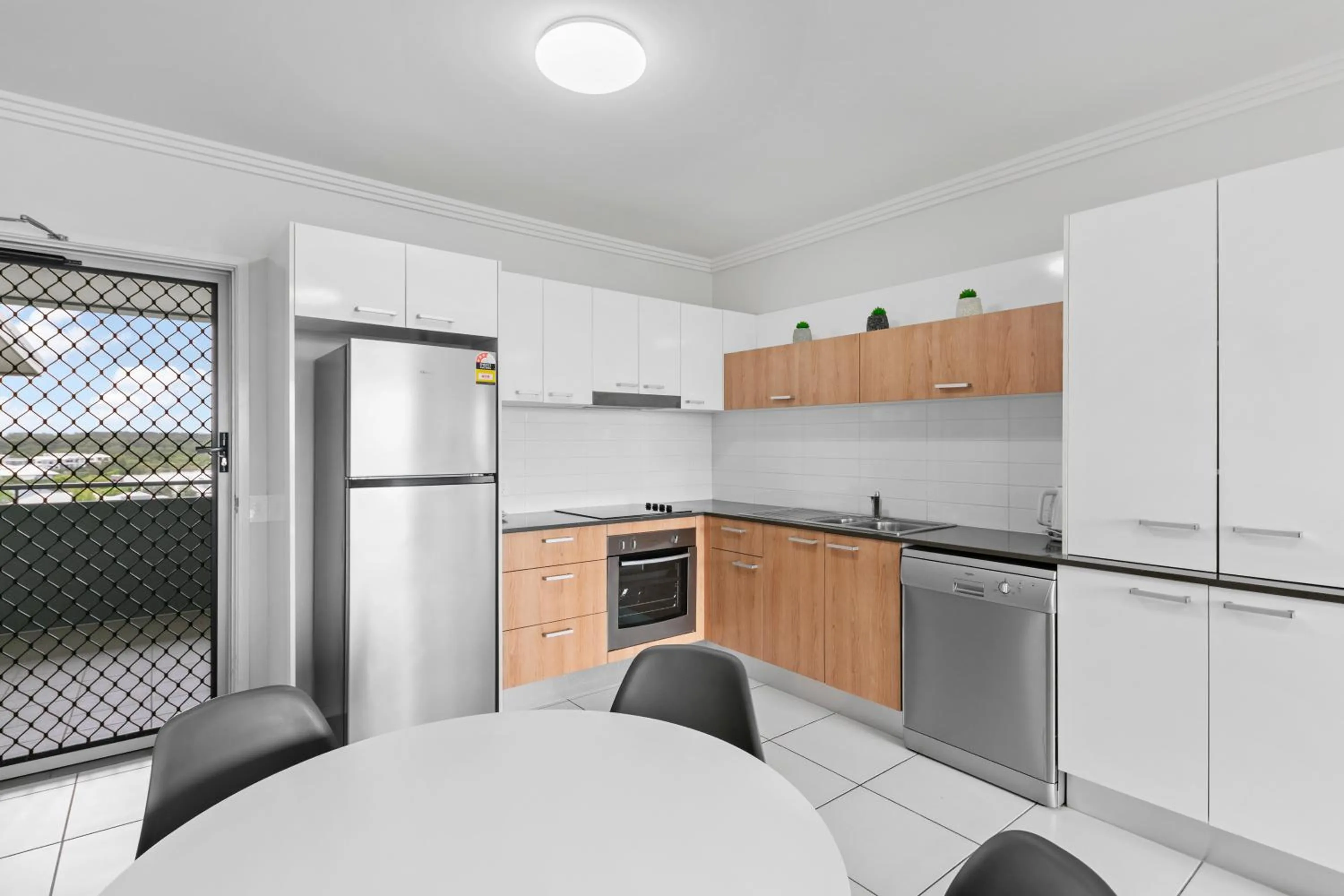 Kitchen or kitchenette in Broadwater on the Peninsula