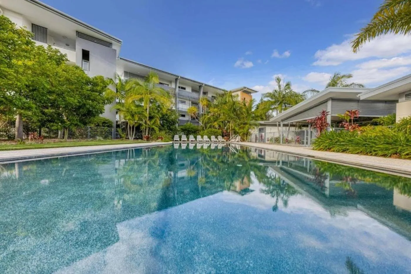 Property building in Broadwater on the Peninsula