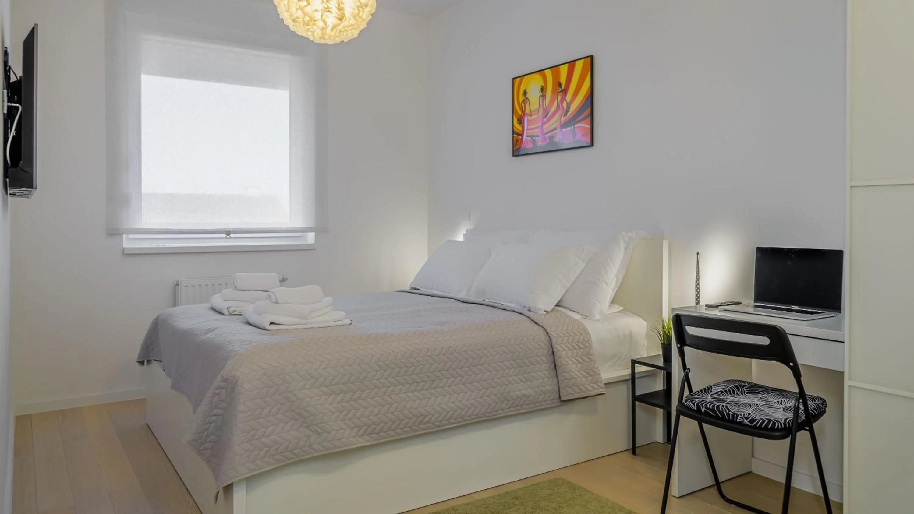 Bed in Good Vibes Lux, 2BDR, Parking, 2BATH
