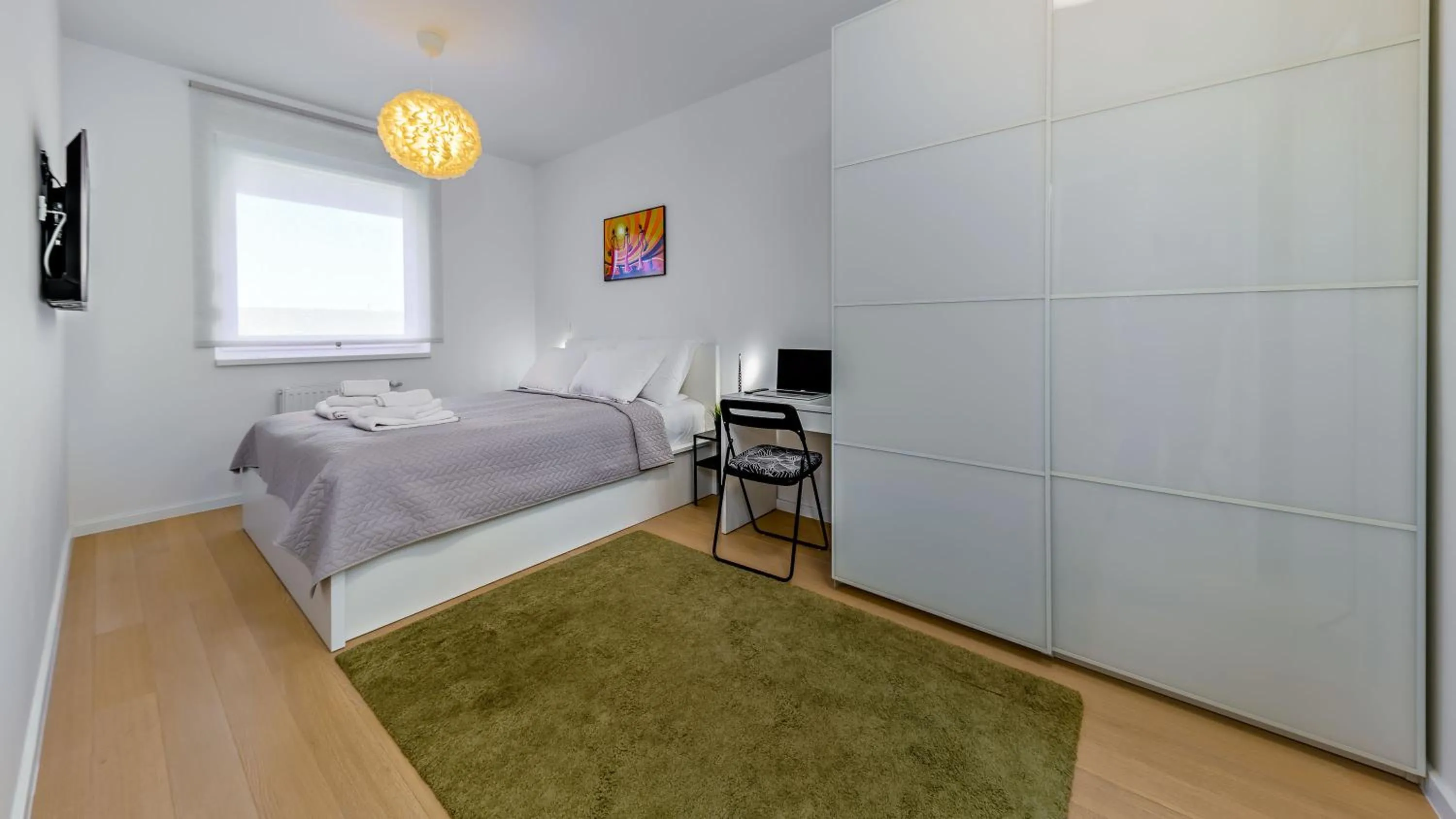 Bed in Good Vibes Lux, 2BDR, Parking, 2BATH