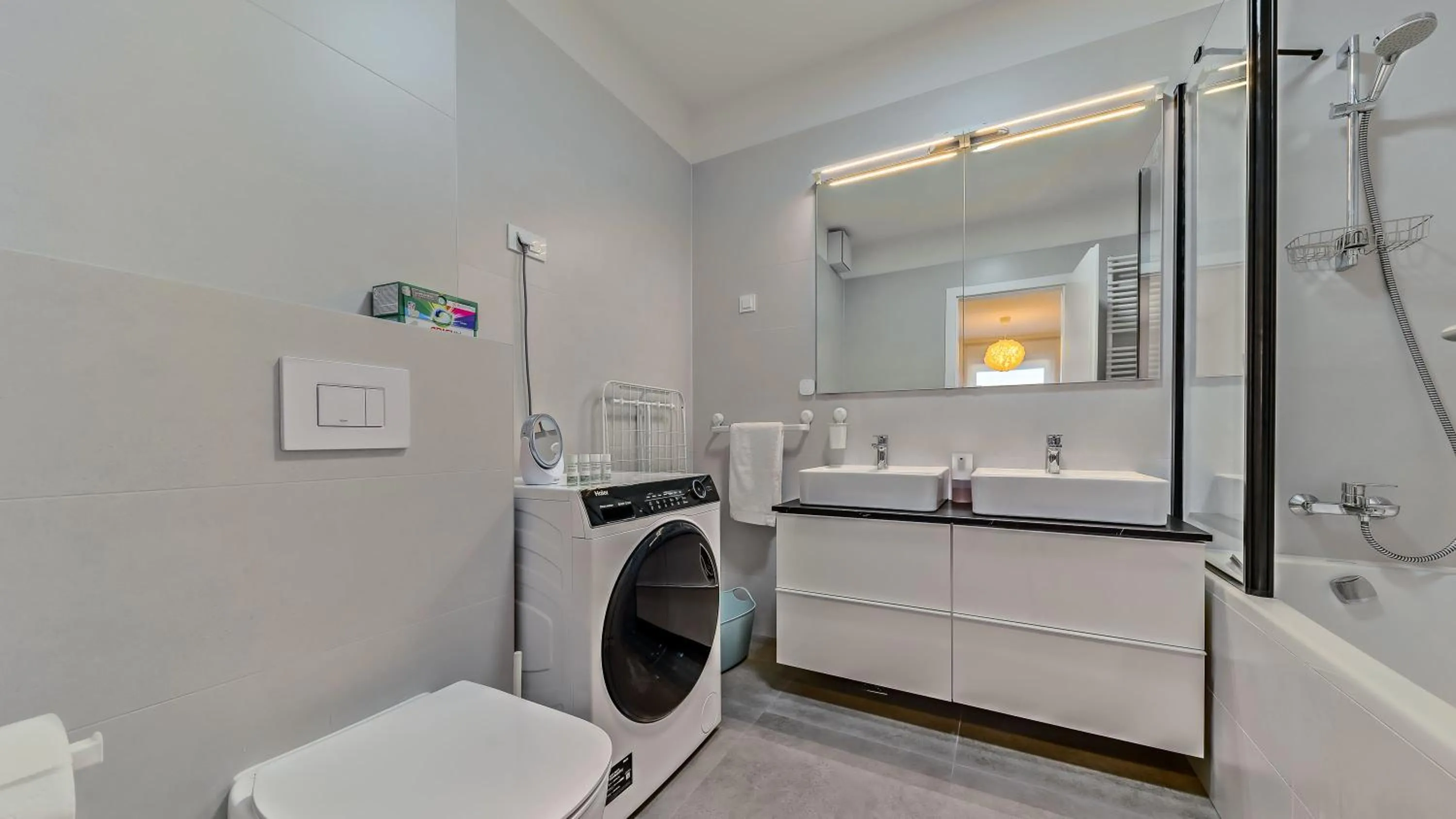Shower in Good Vibes Lux, 2BDR, Parking, 2BATH