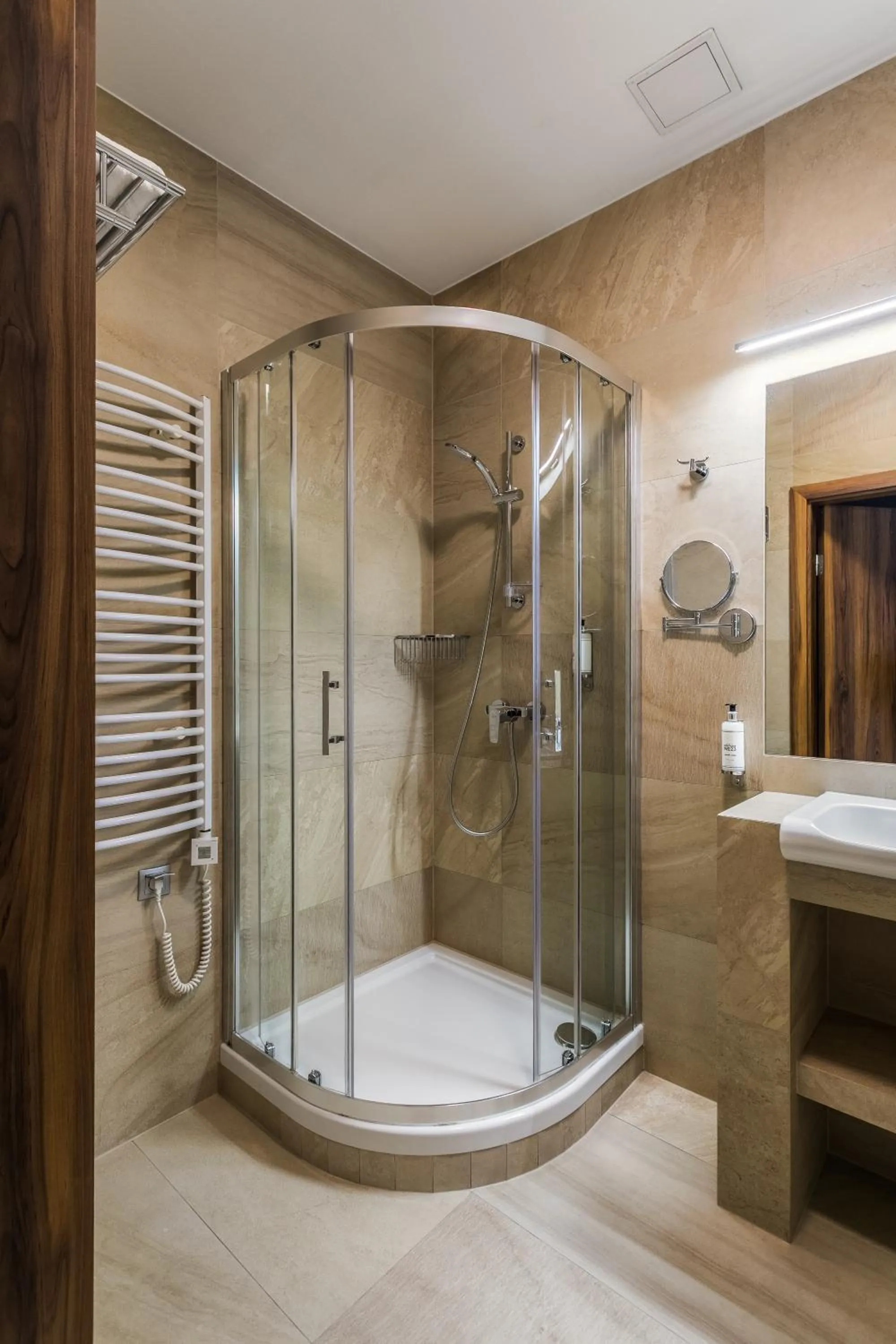 No.23 Premium Aparthotel