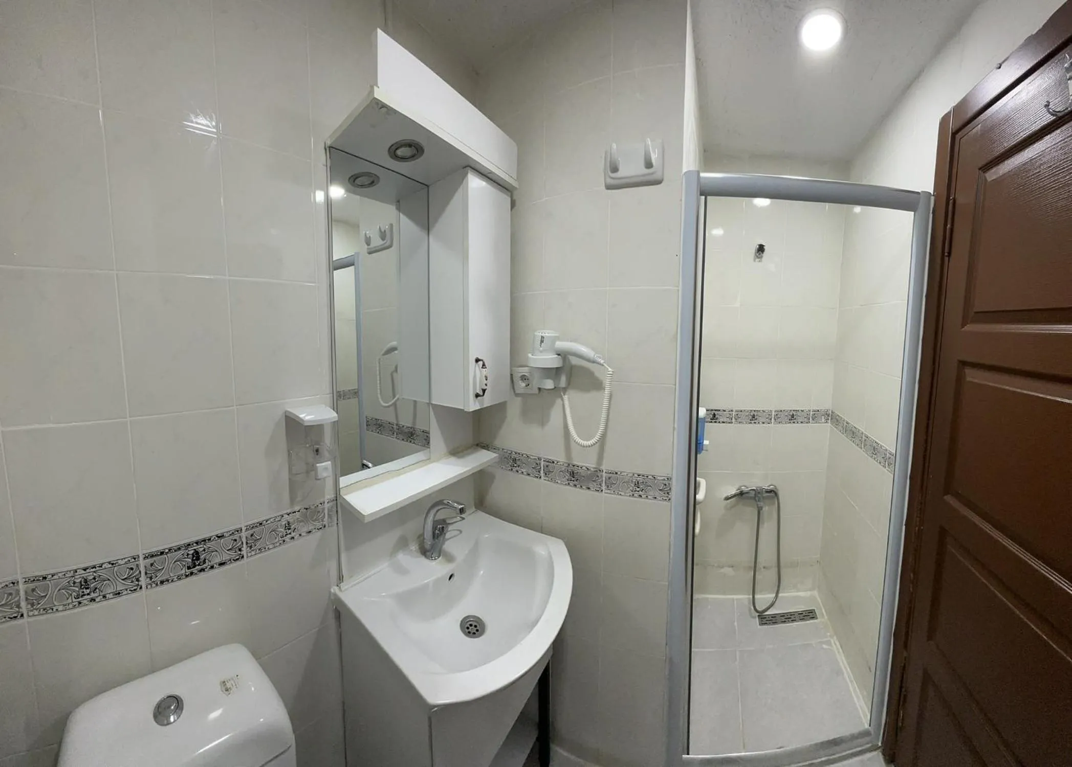 Shower in KABİL OTEl