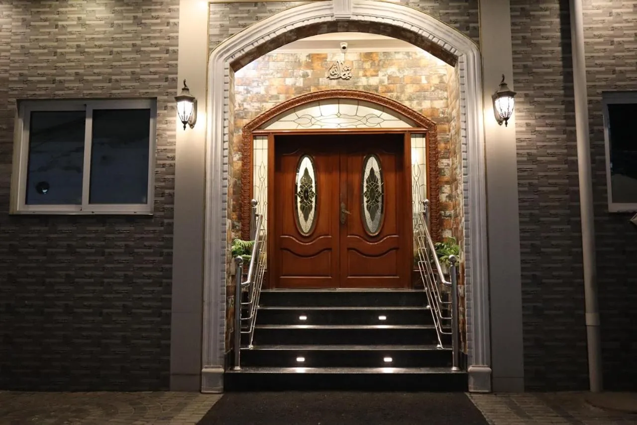 Facade/entrance in Hayyat Luxury Hotel Suites