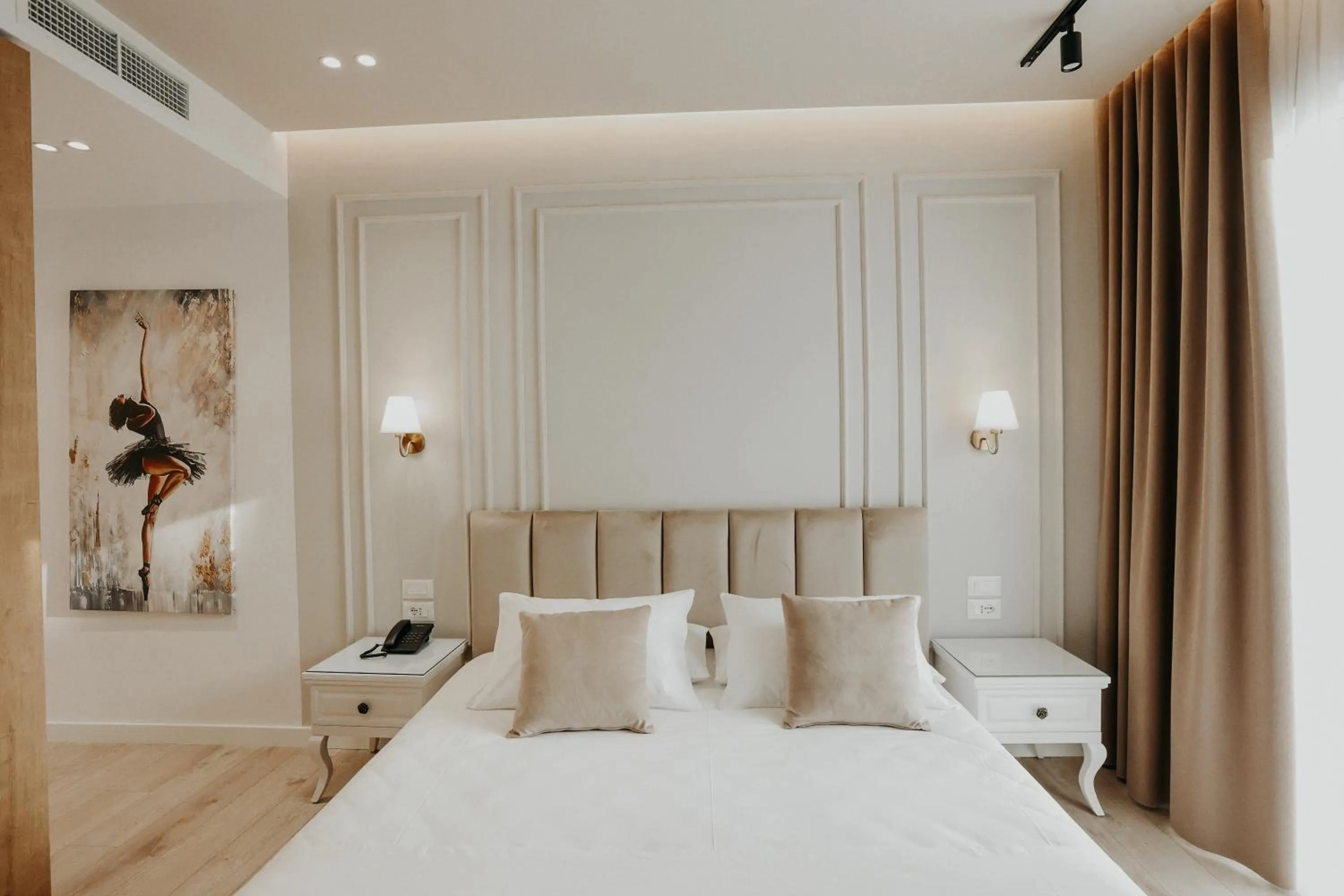 Bedroom, Bed in Seaside Hotel