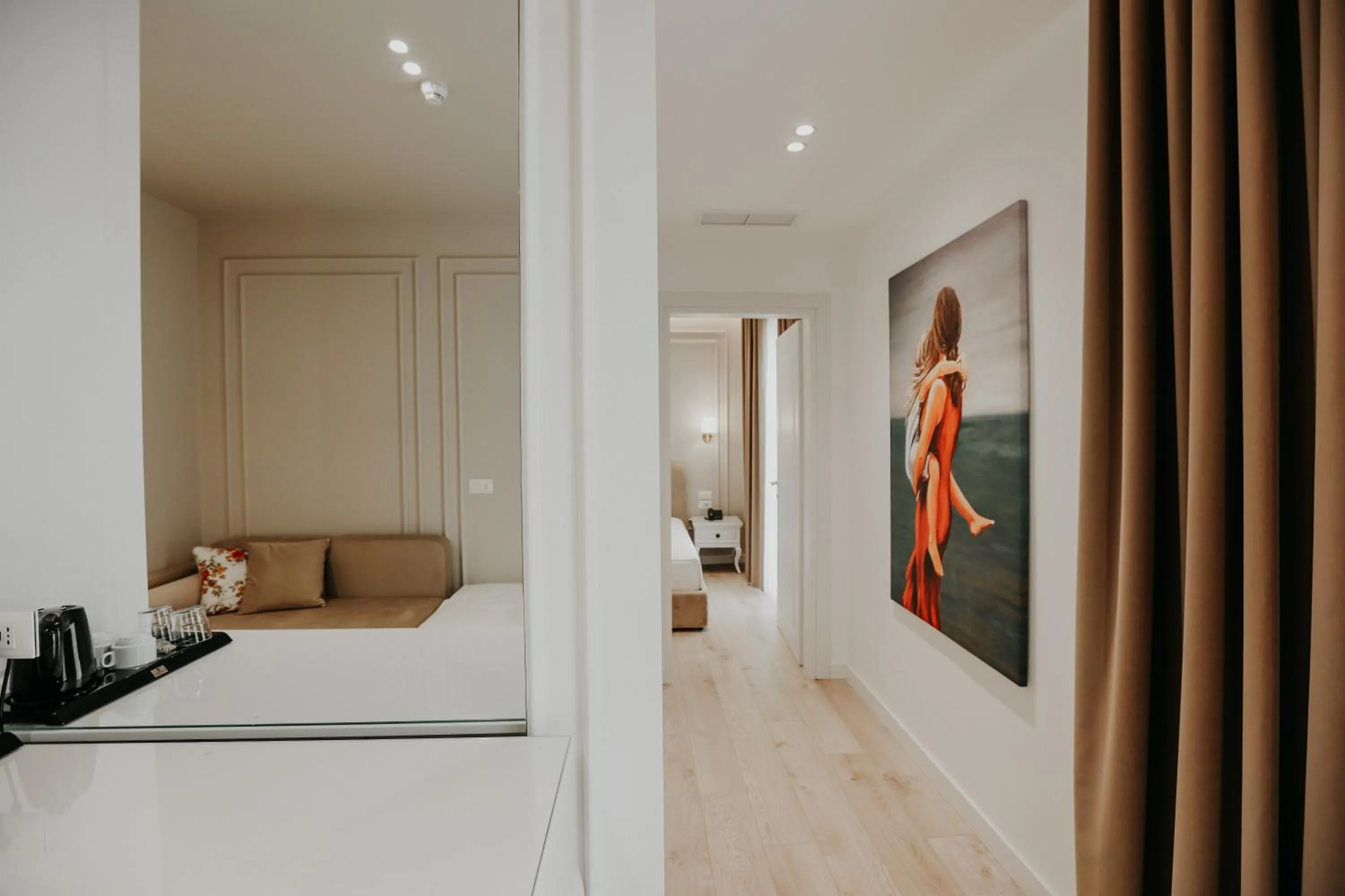 Photo of the whole room in Seaside Hotel