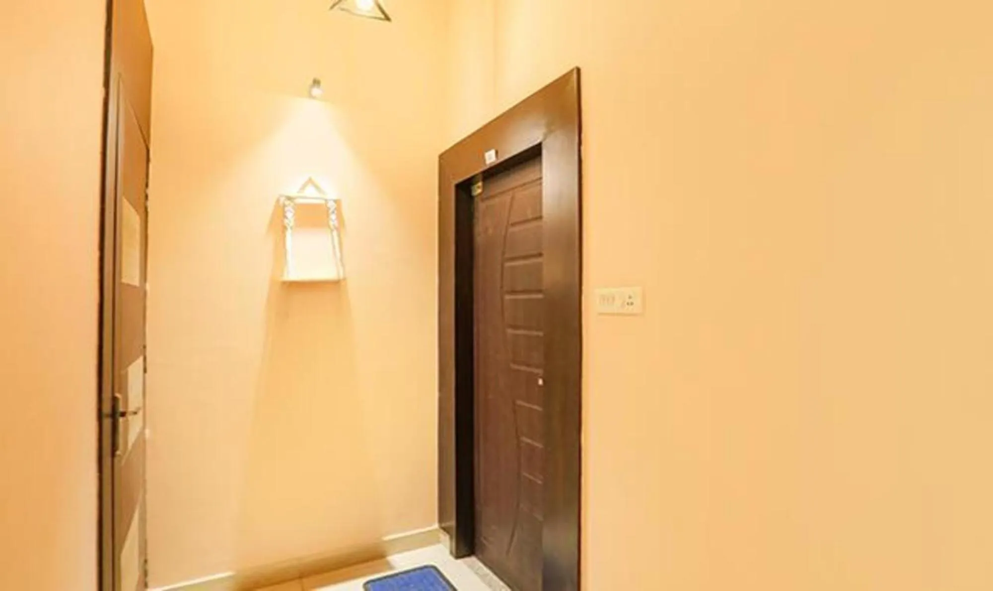 Lobby or reception in FabExpress Namaste Kashi - Dasaswamedh Ghat