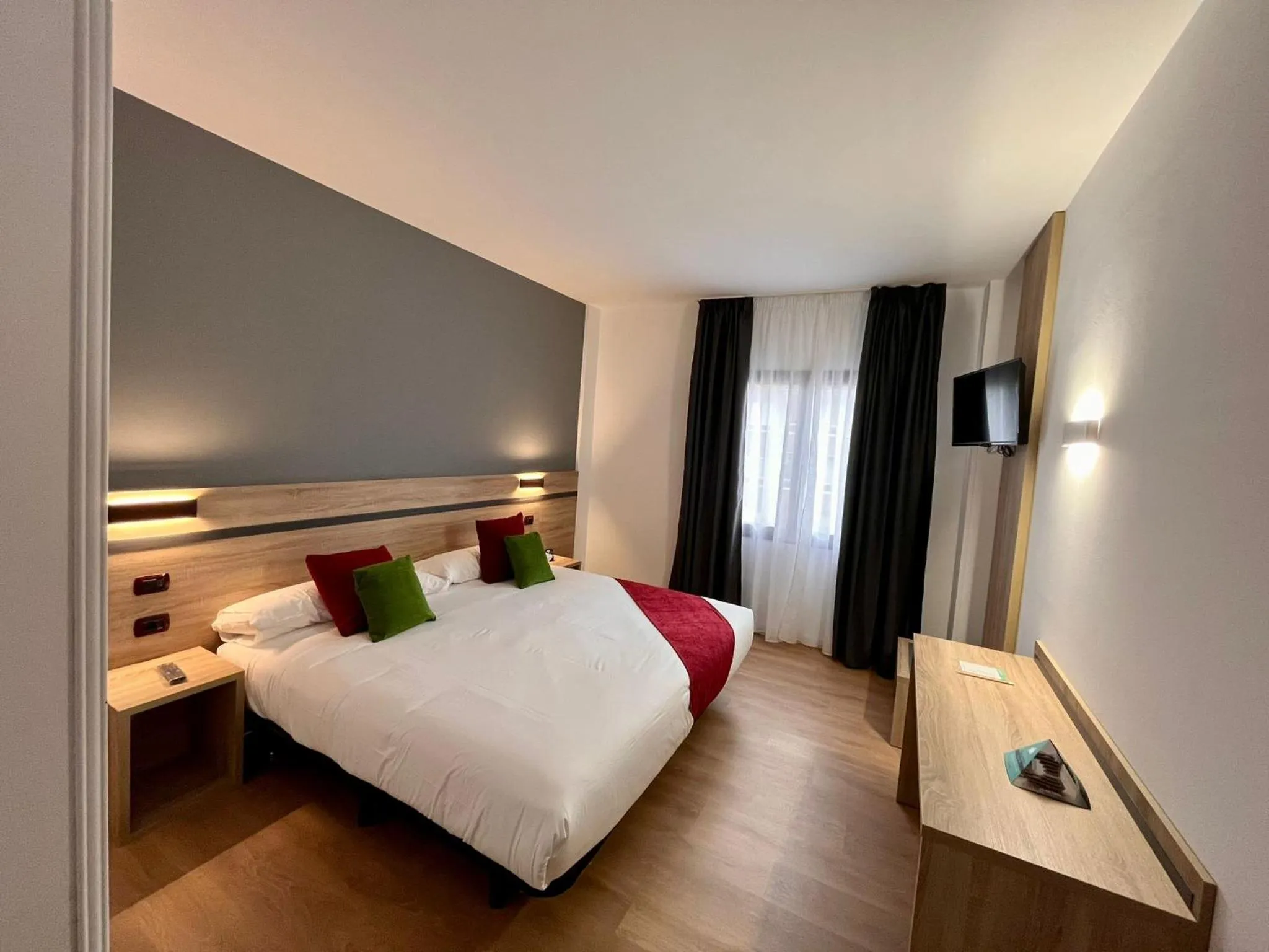 Bedroom, Bed in Hotel Alda Malvasía