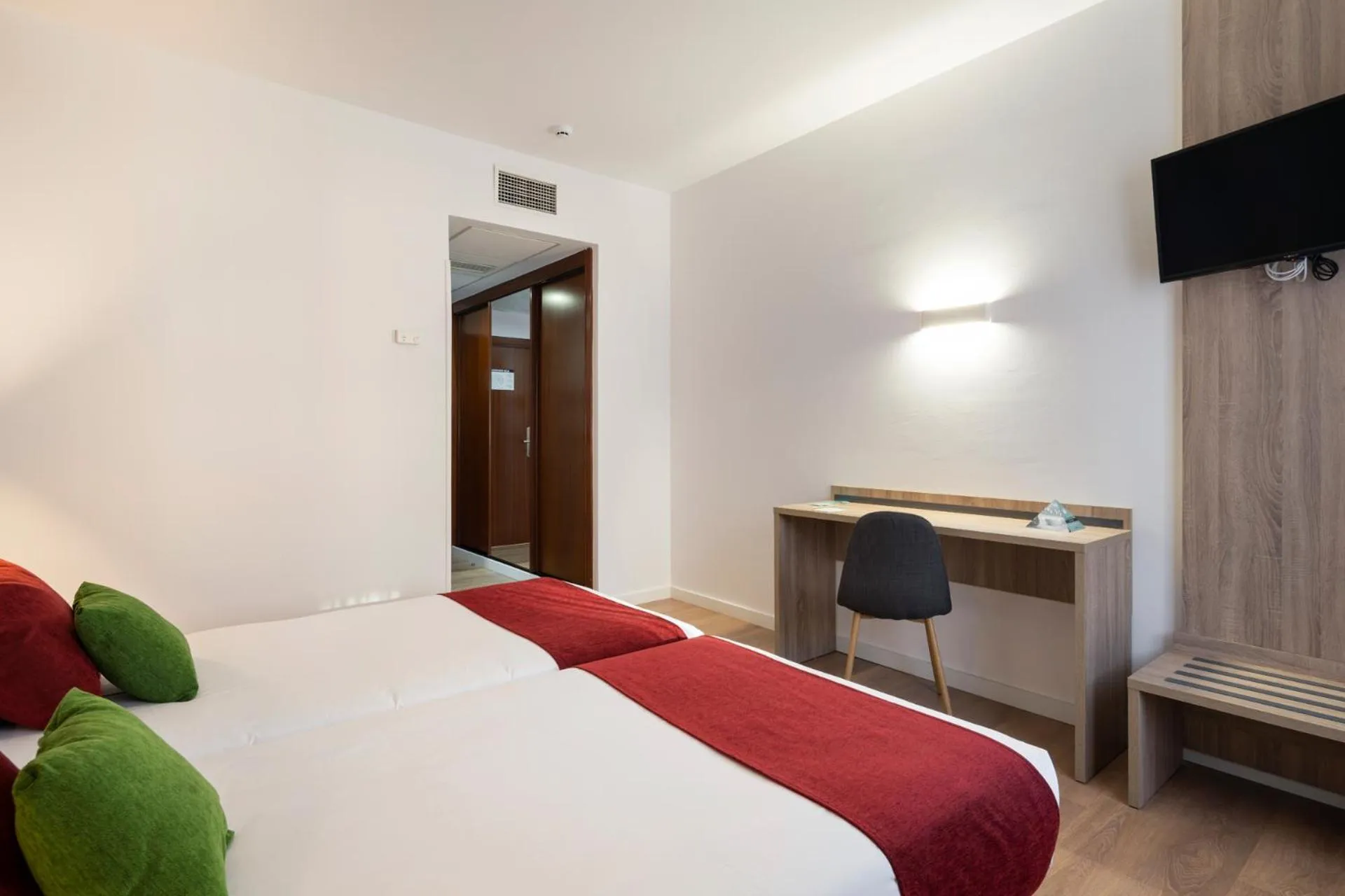 Bedroom, Bed in Hotel Alda Malvasía