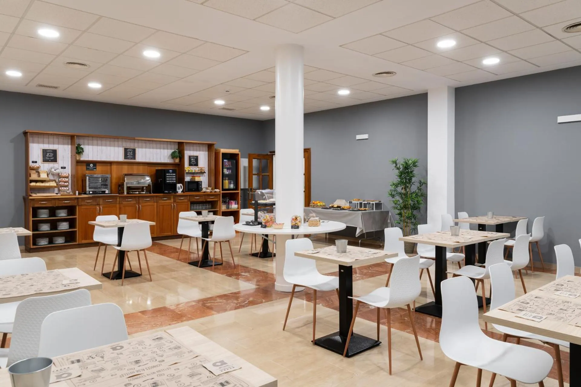 Breakfast in Hotel Alda Malvasía