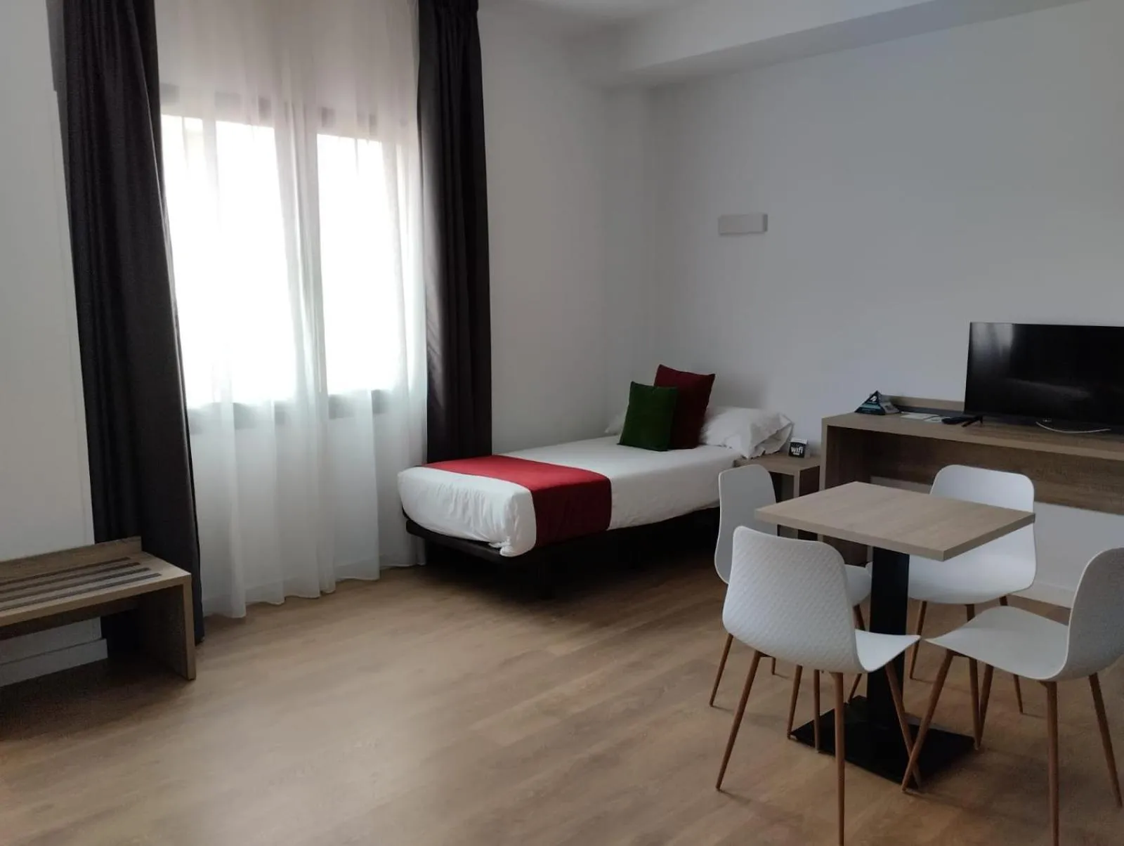 Bed in Hotel Alda Malvasía