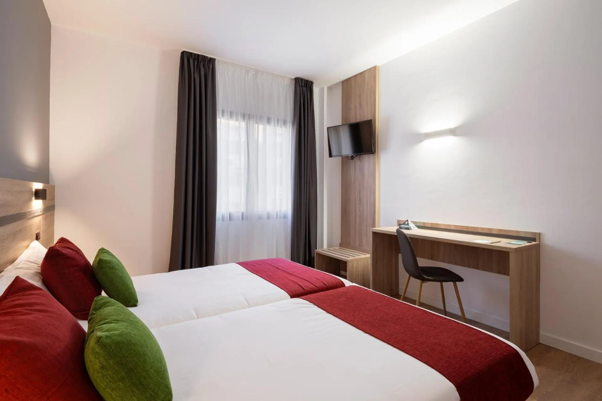 Bedroom, Bed in Hotel Alda Malvasía