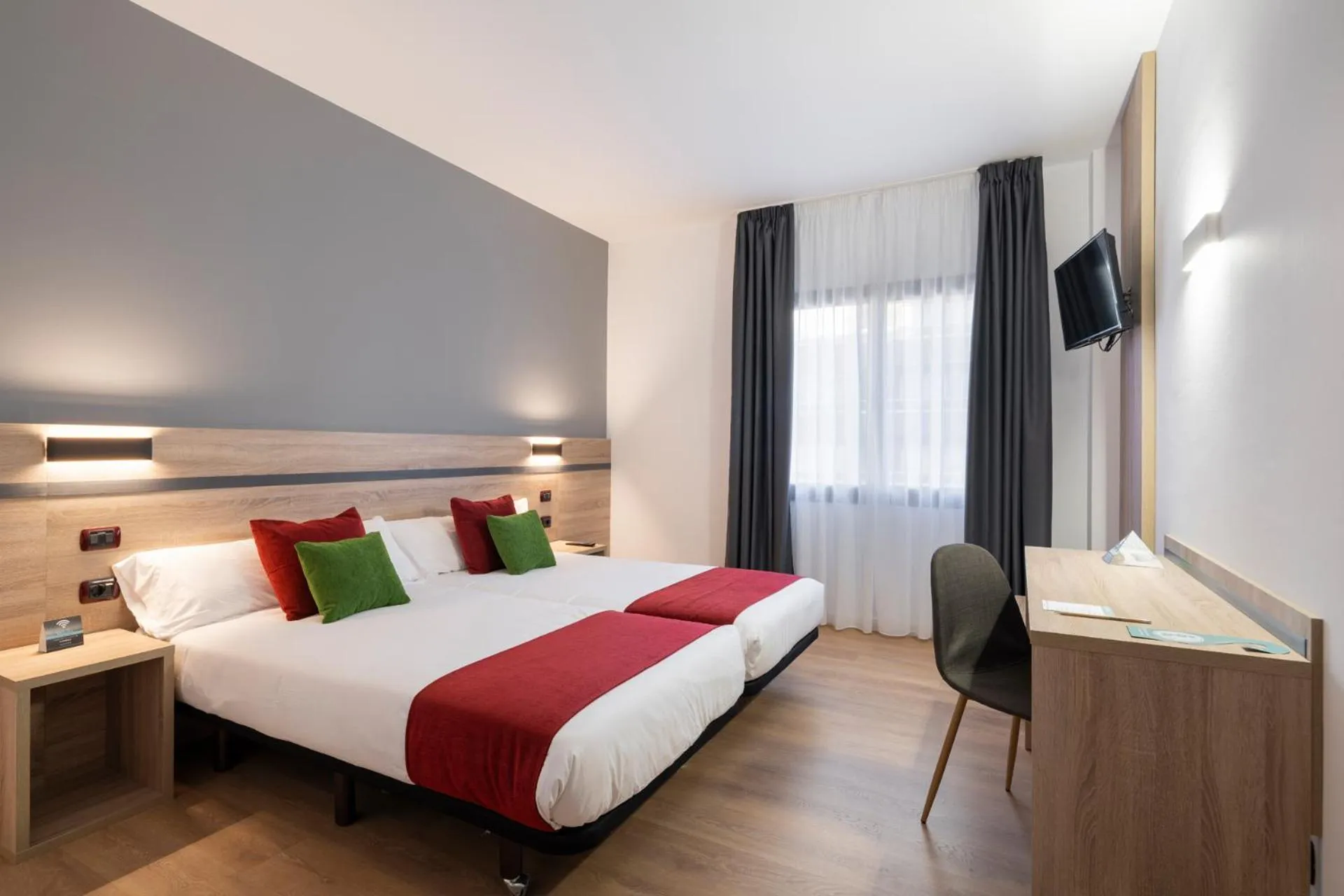 Bedroom, Bed in Hotel Alda Malvasía