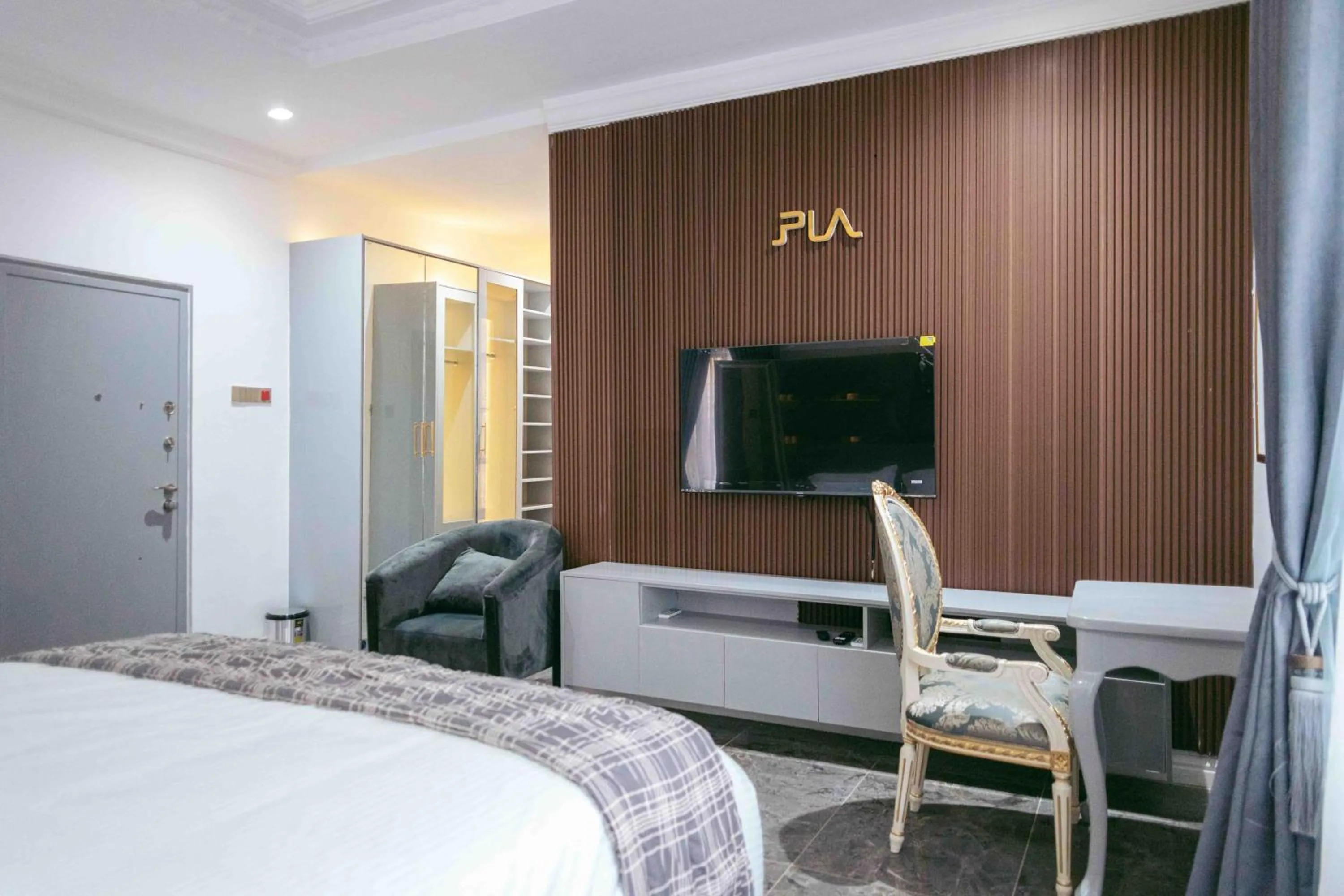 Bed in Phoenix Luxury Apartments