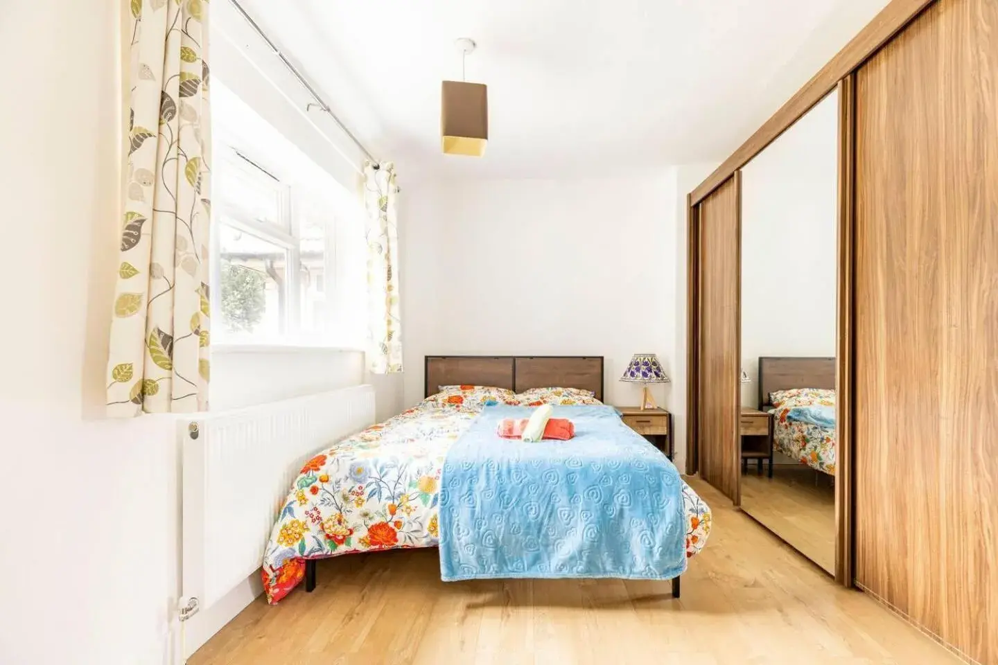 Vacation Home in 3 Bed House Sleeps 8 -Near Heathrow -Free Parking Vacation Home in 3 Bed House Sleeps 8 -Near Heathrow -Free Parking