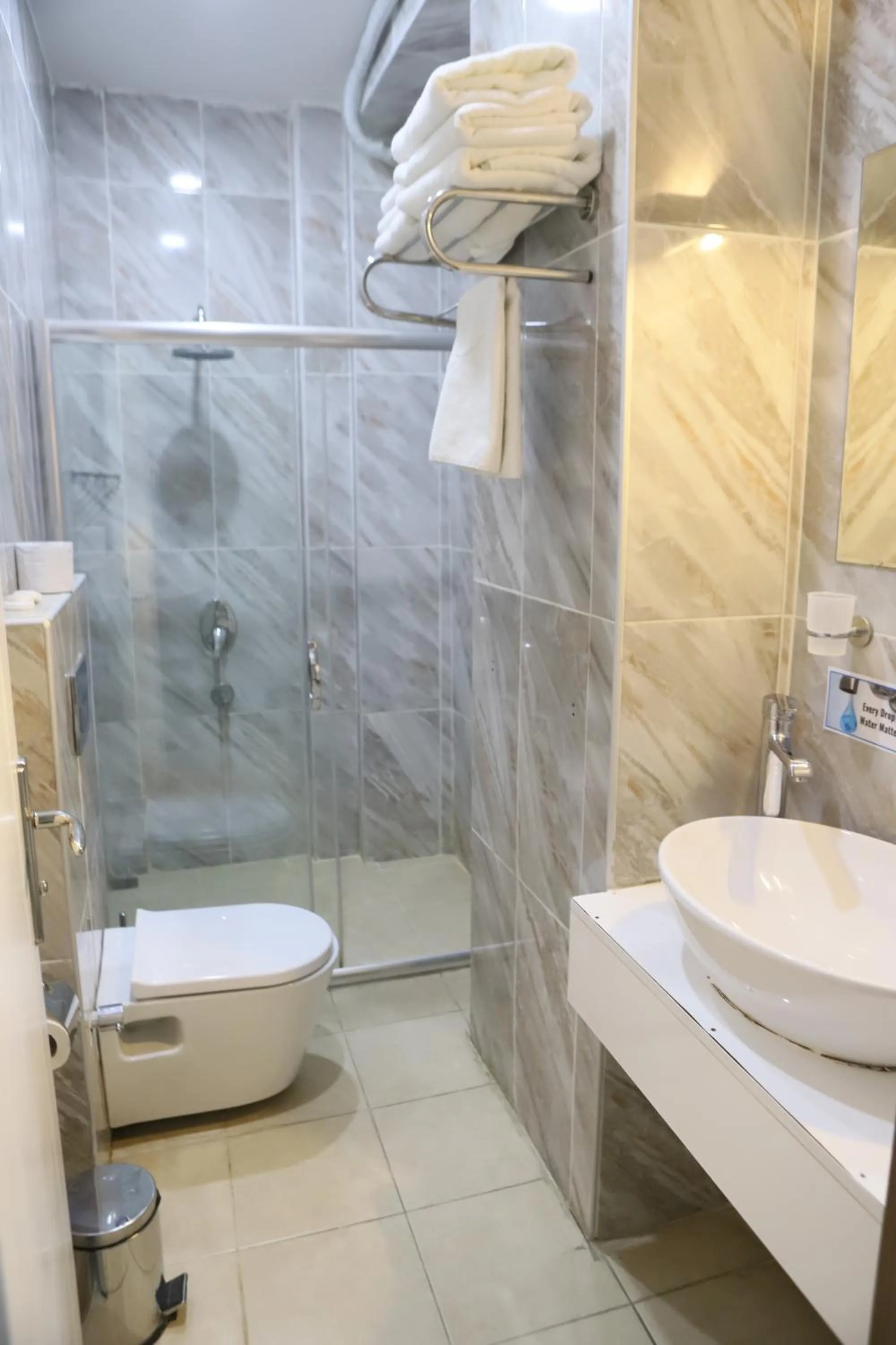 Shower in MITANI SUITES
