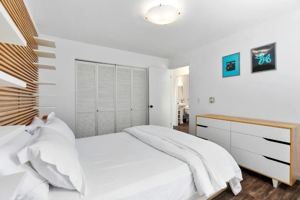 Epicurean remodel in central location.