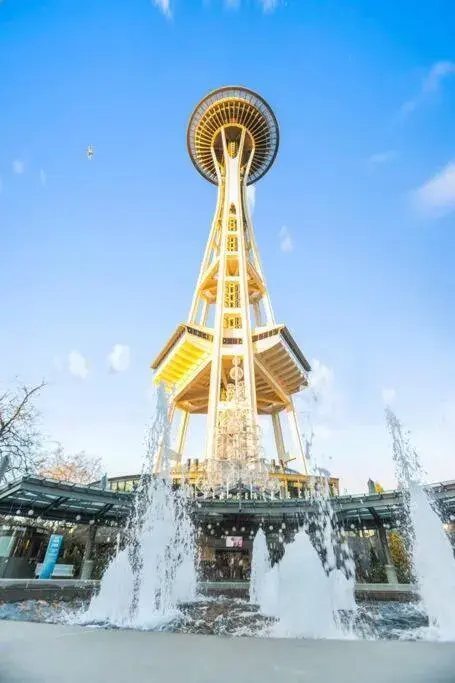 Three-Bedroom Apartment in Beacon Hill Retro - Central Location. Three-Bedroom Apartment in Beacon Hill Retro - Central Location.