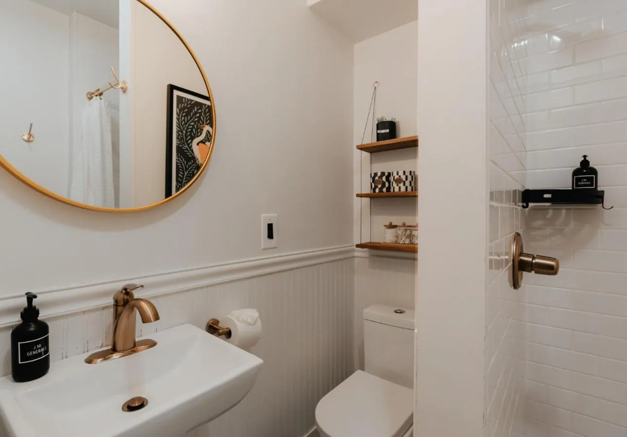 Bathroom in The Yarra