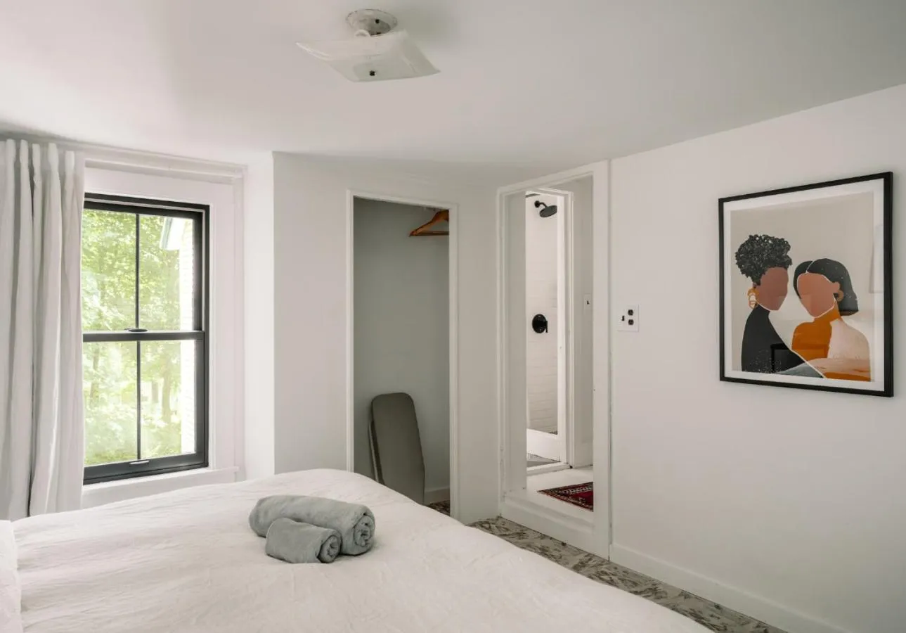 Photo of the whole room, Bed in The Yarra