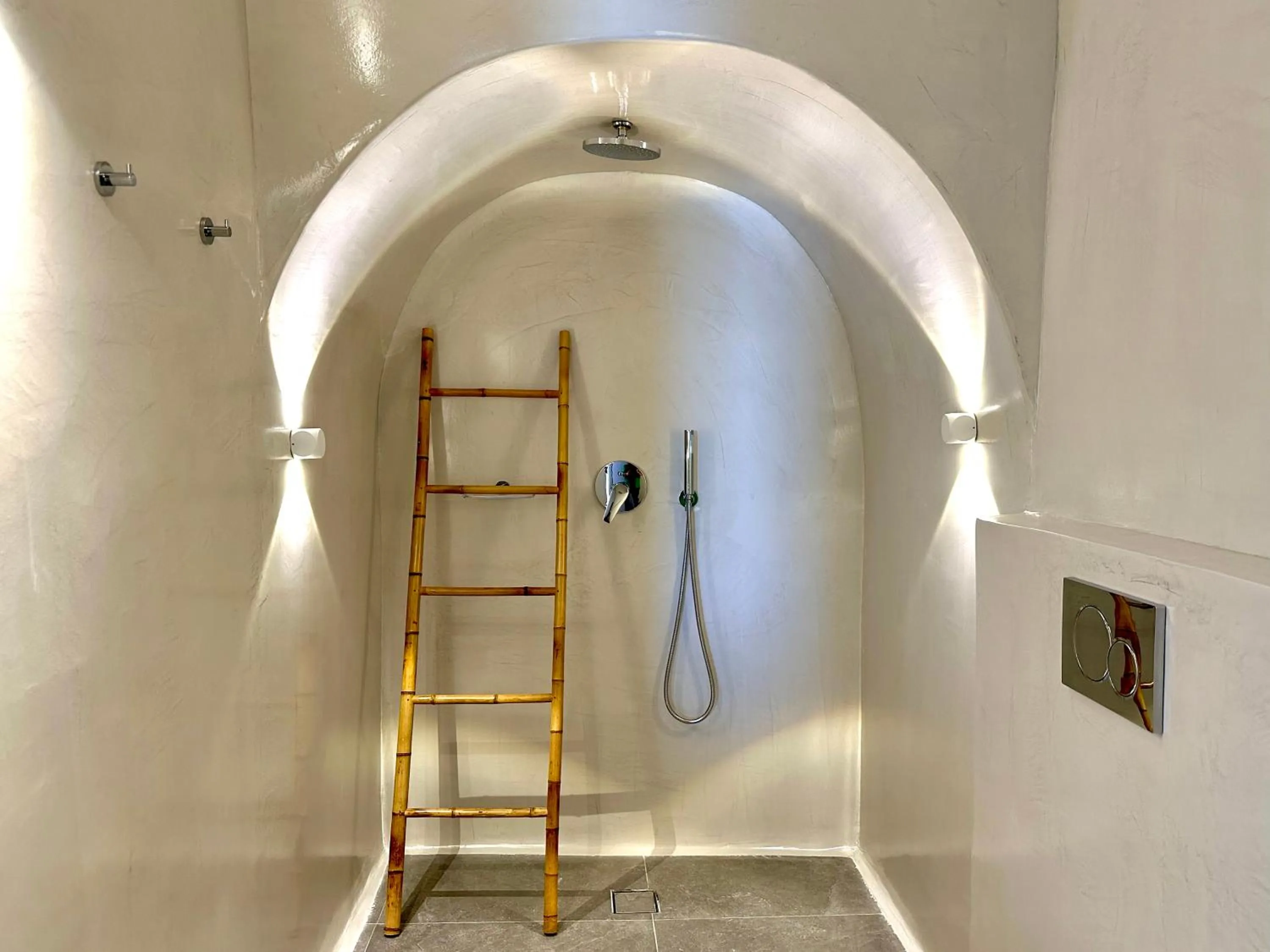 Bathroom in Eteoro Suites