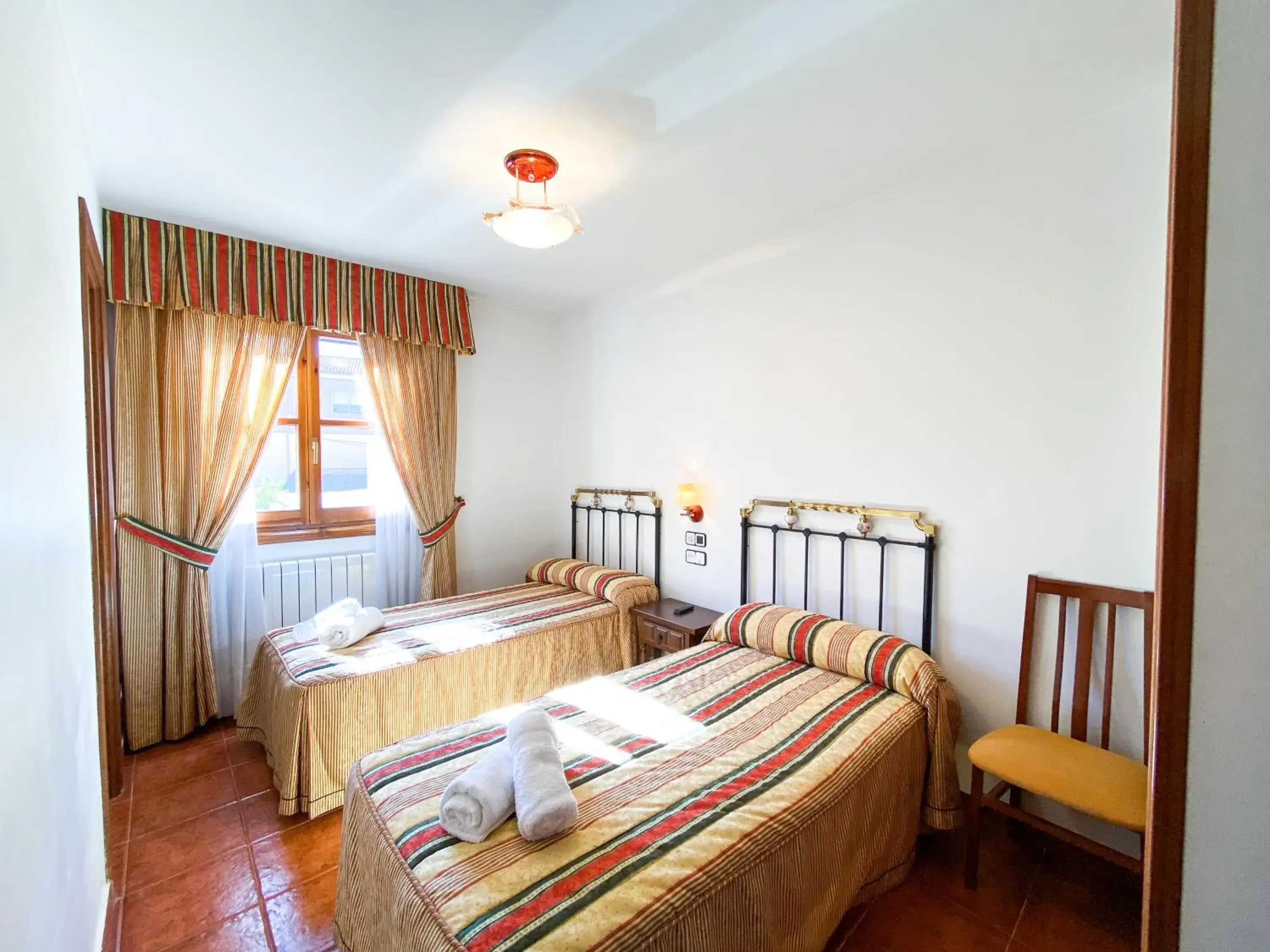 Twin Room with Bath in Posada Los Leones Twin Room with Bath in Posada Los Leones