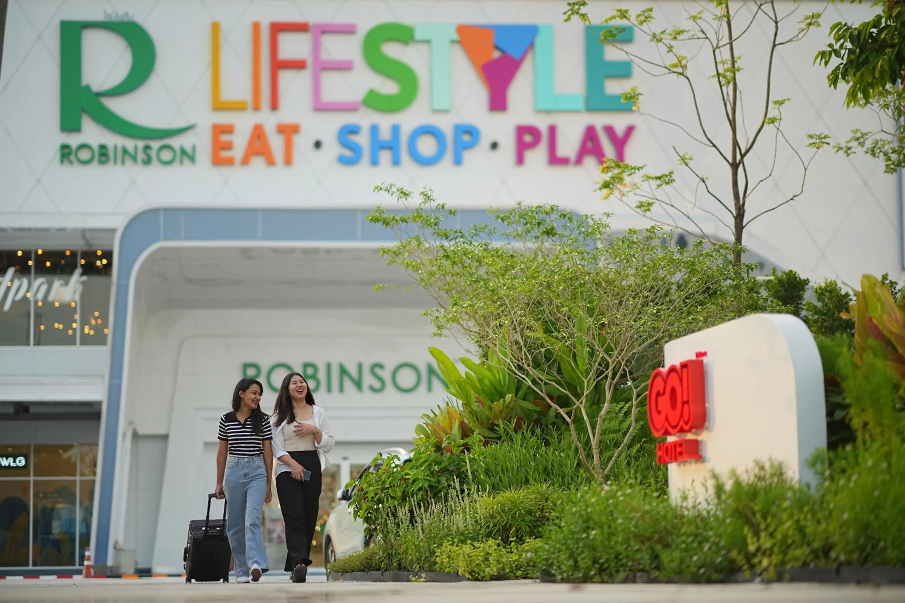 Day in GO Hotel Ban Chang at Robinson Lifestyle Ban Chang