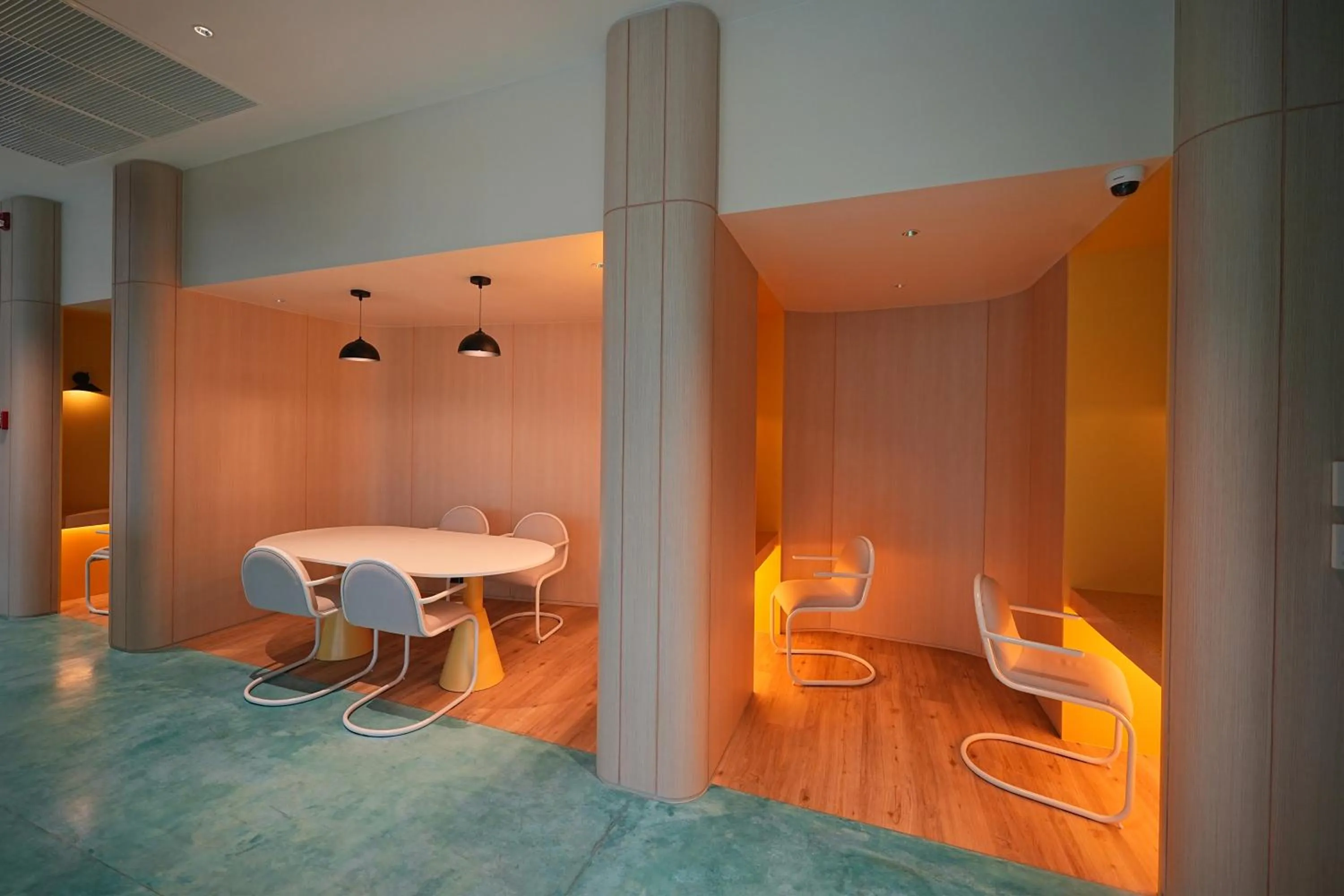 Seating area in GO Hotel Ban Chang at Robinson Lifestyle Ban Chang