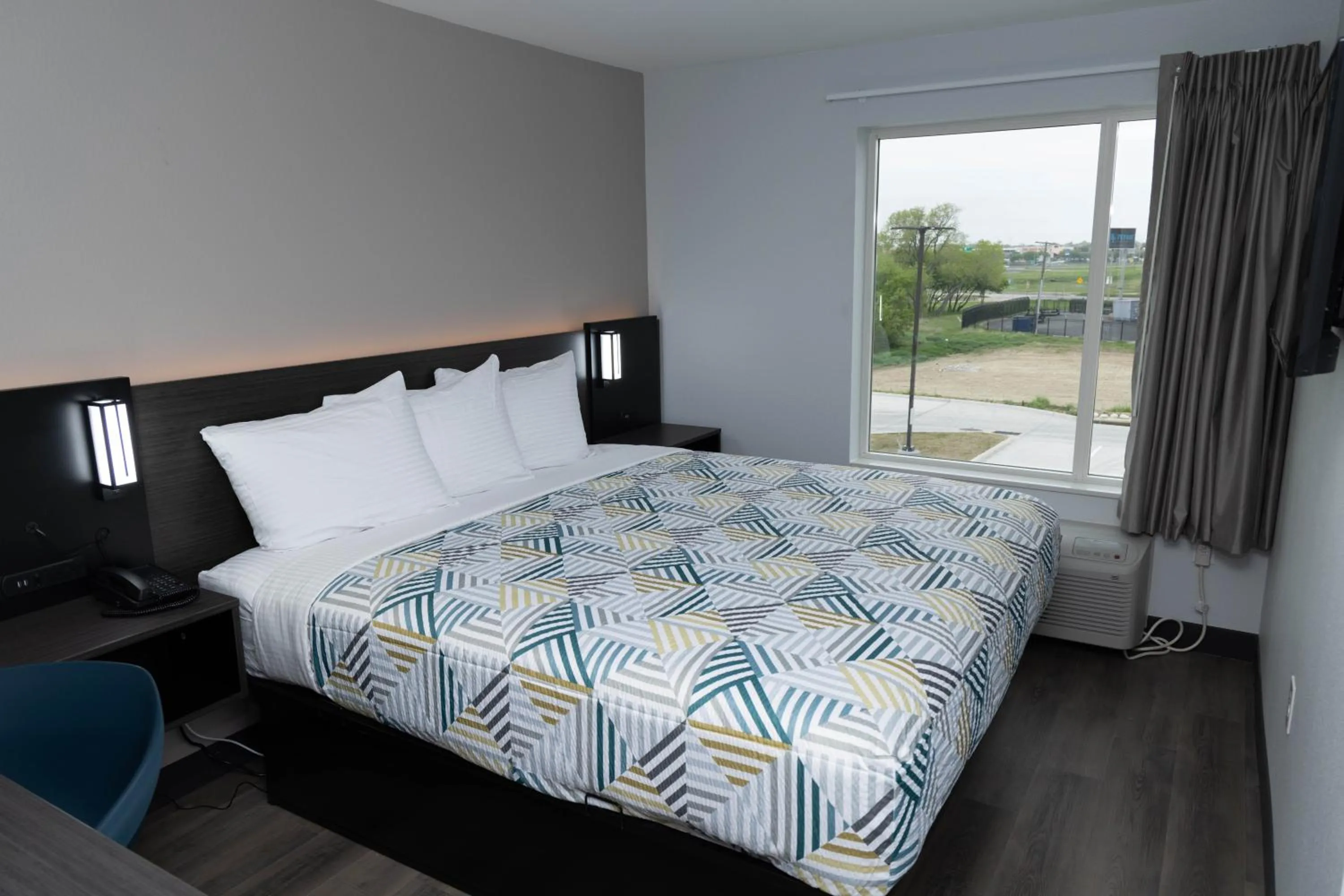 Bed in Studio 6 Fort Worth TX Lake Worth