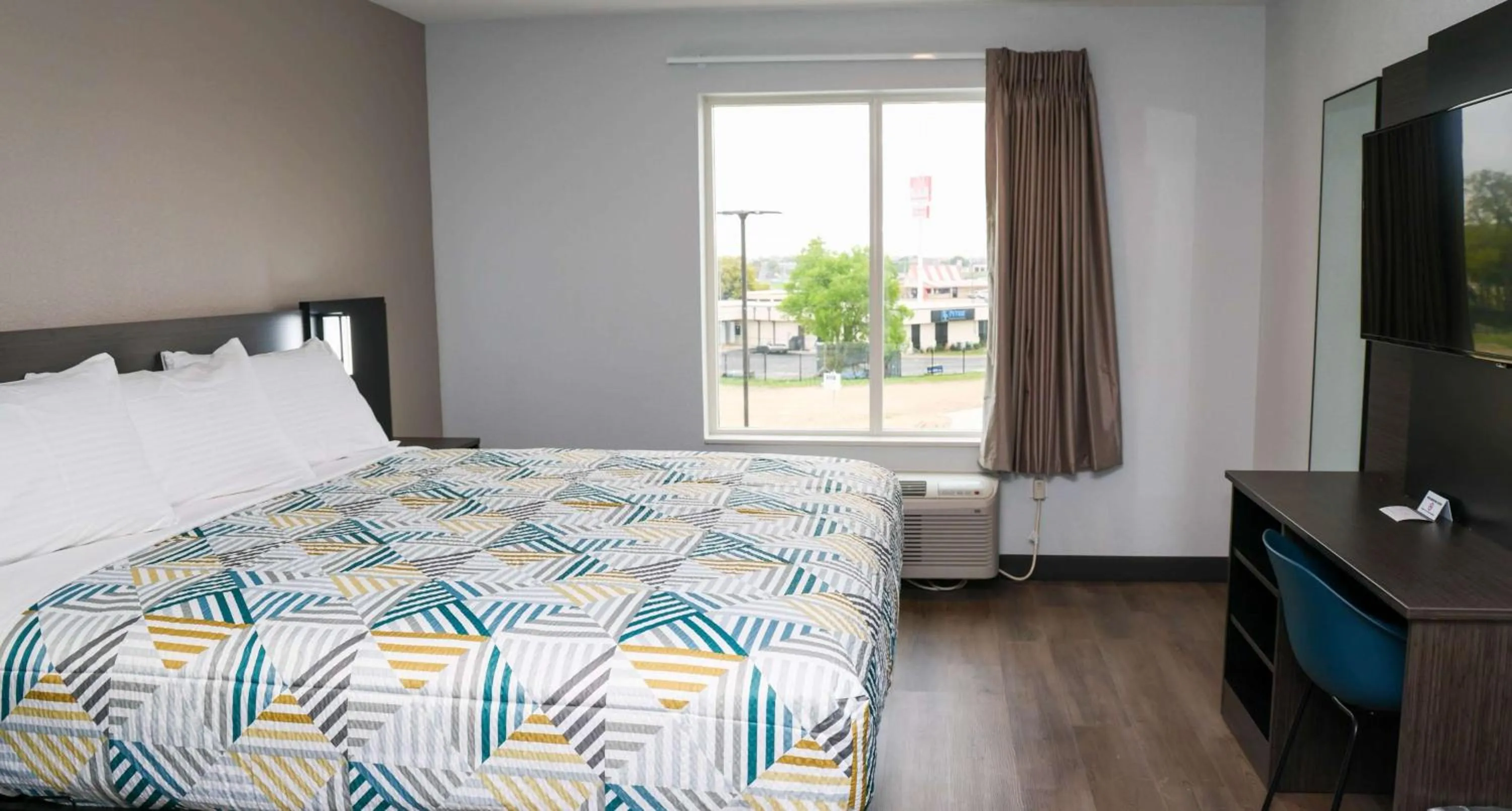 Bedroom, Bed in Studio 6 Fort Worth TX Lake Worth